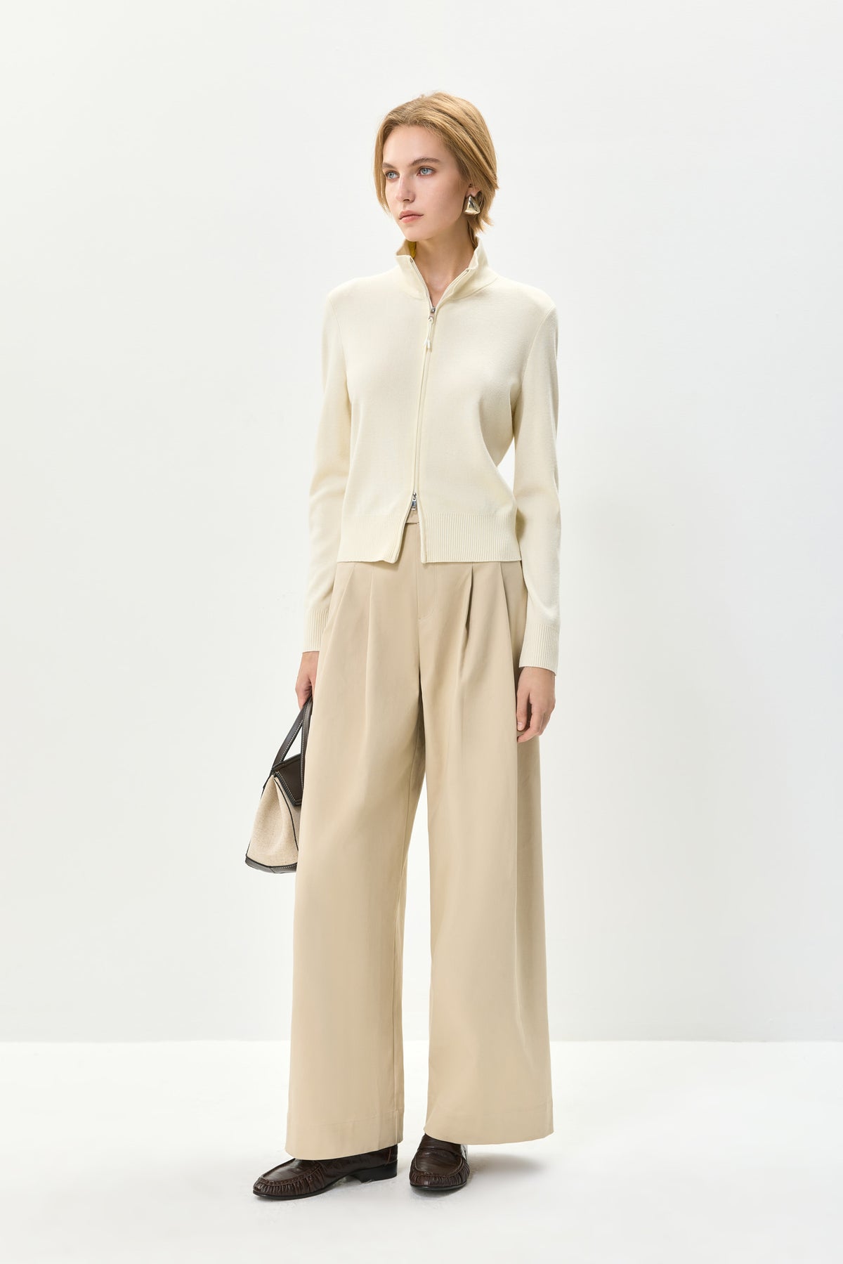 #color_Off White