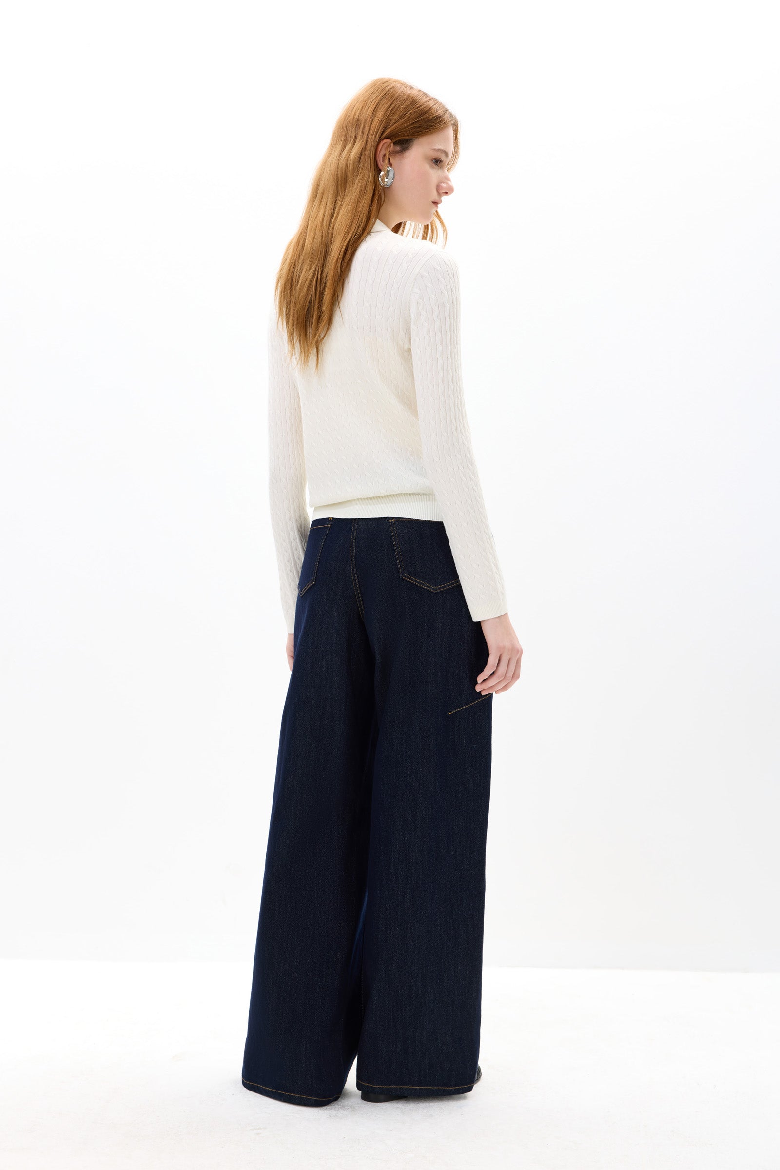 #color_Off White