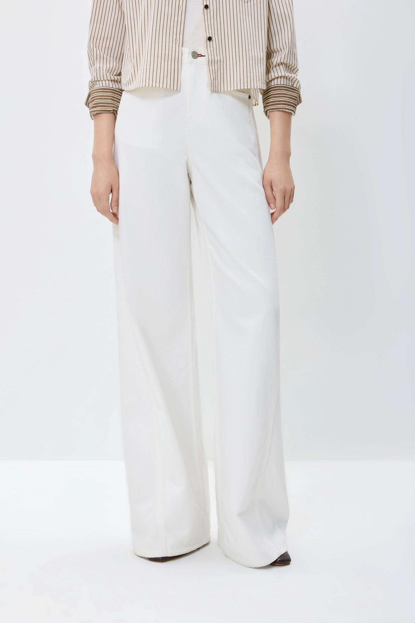 #color_Off White