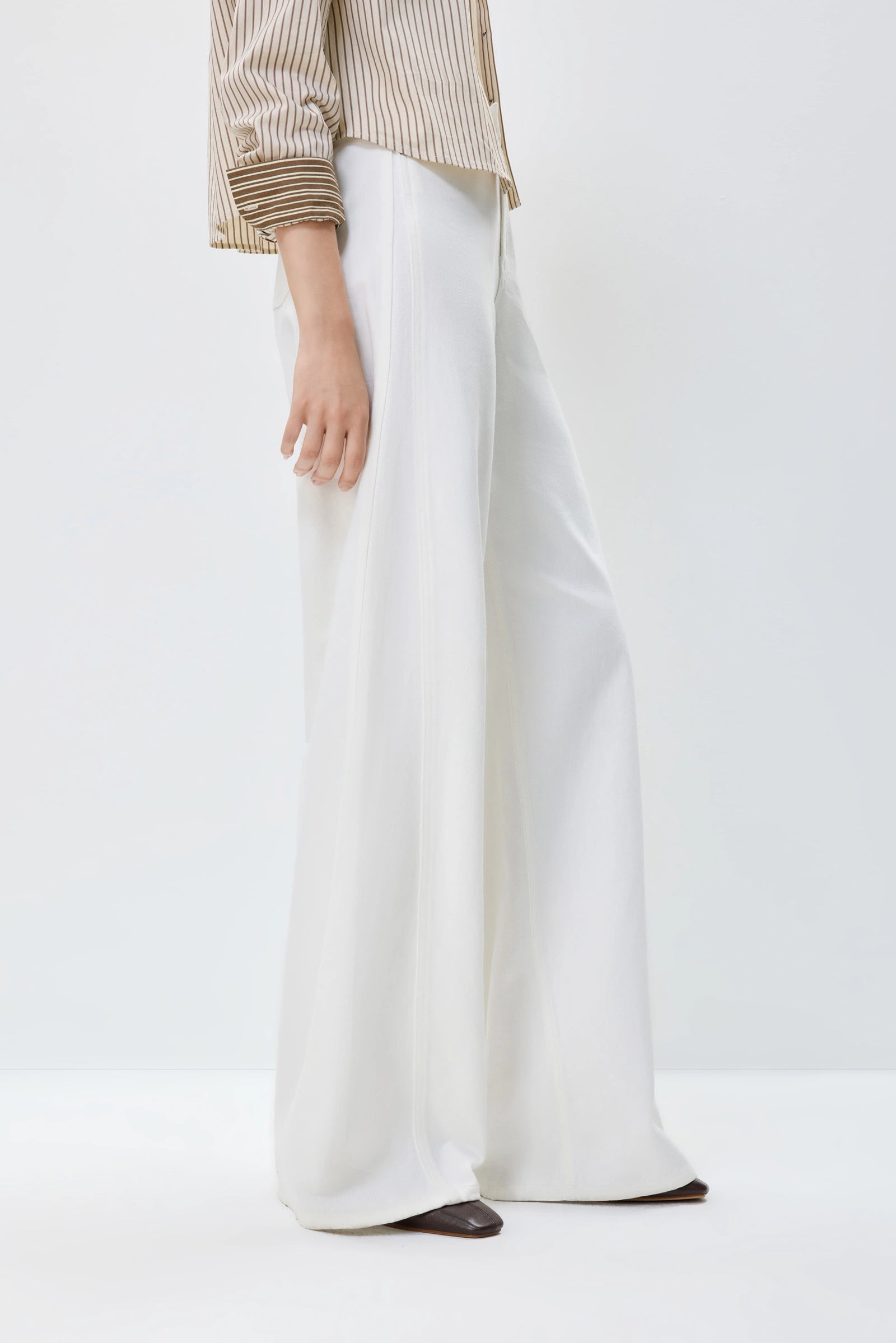 #color_Off White