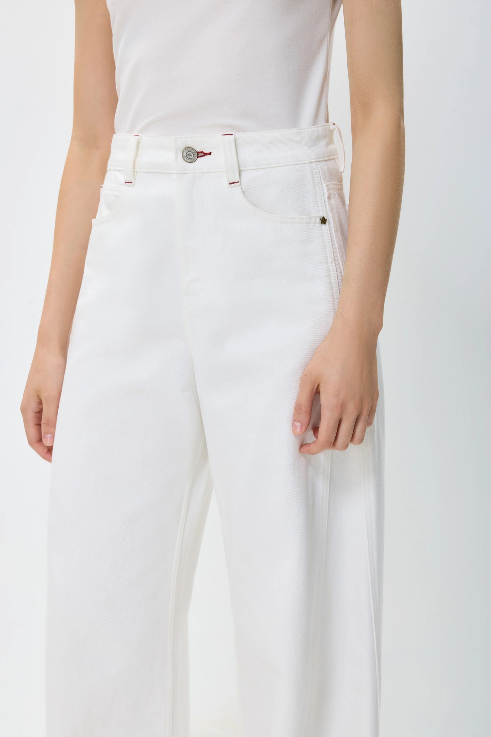 #color_Off White