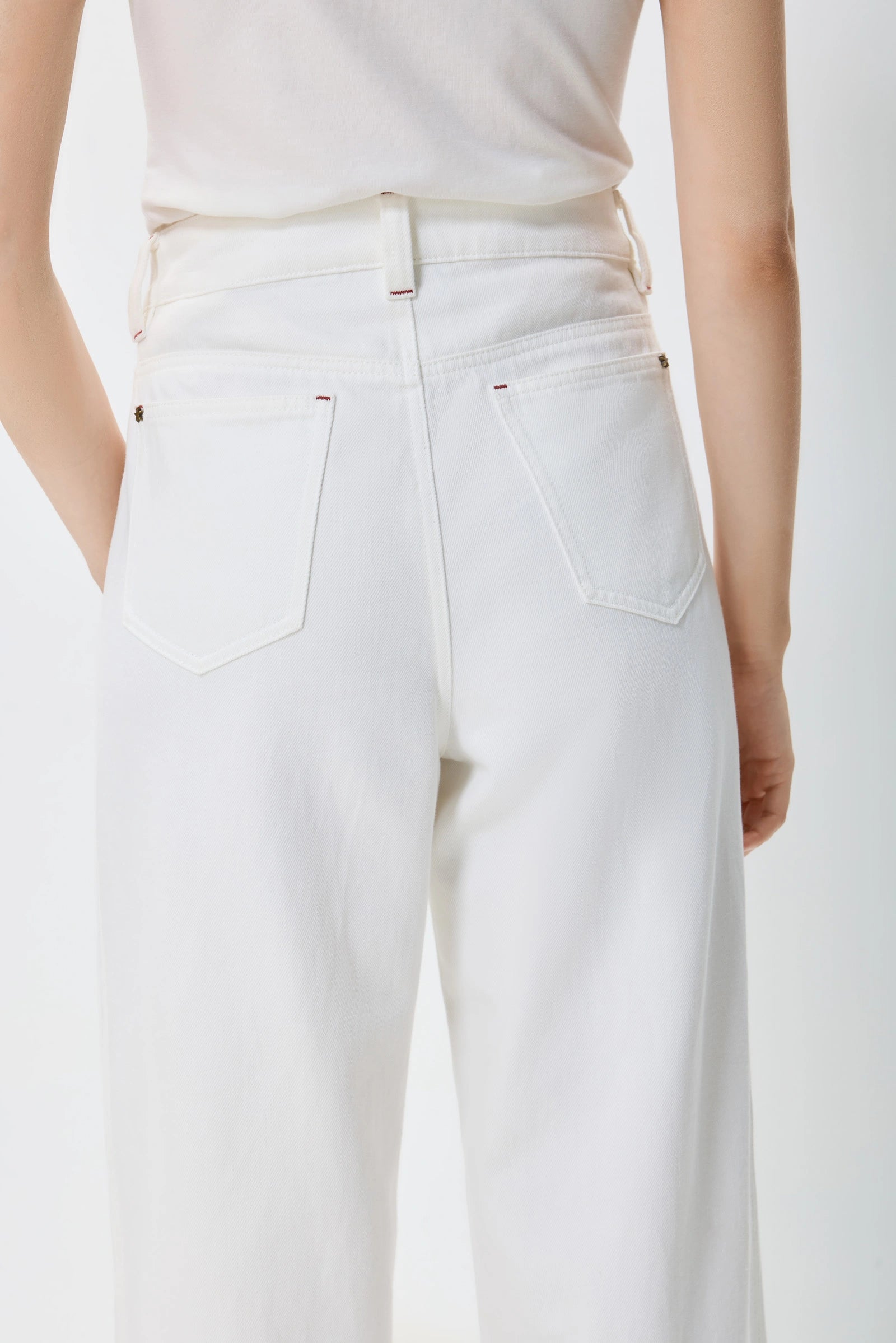 #color_Off White