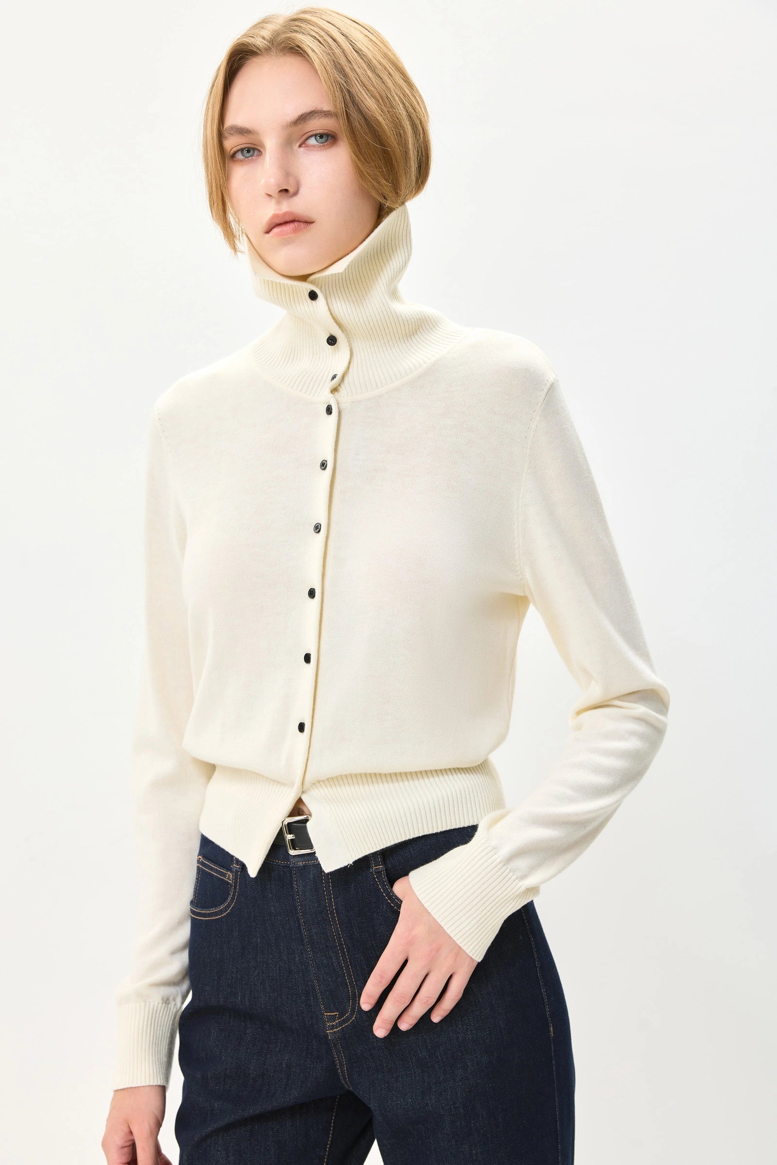 #color_Off White