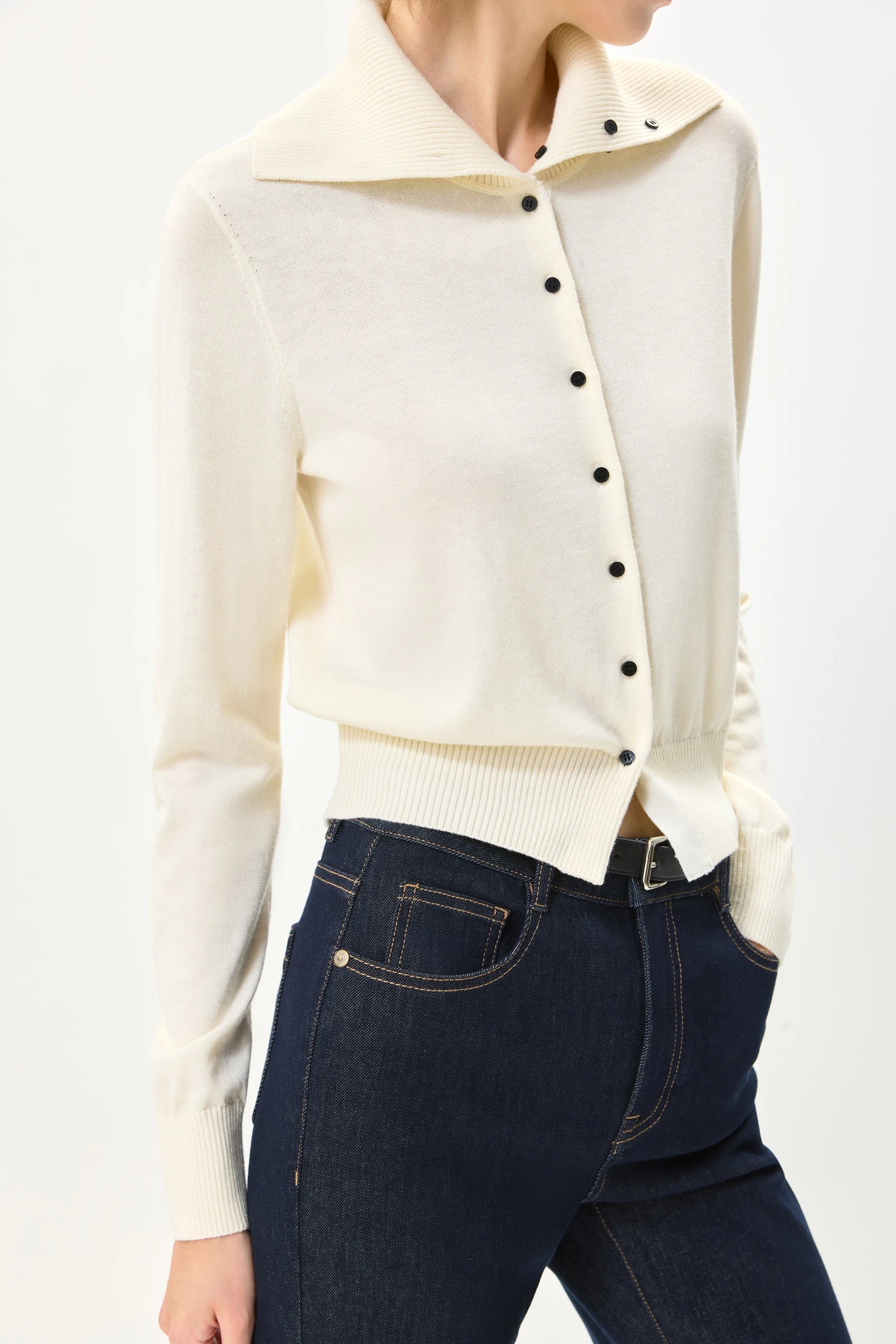 #color_Off White