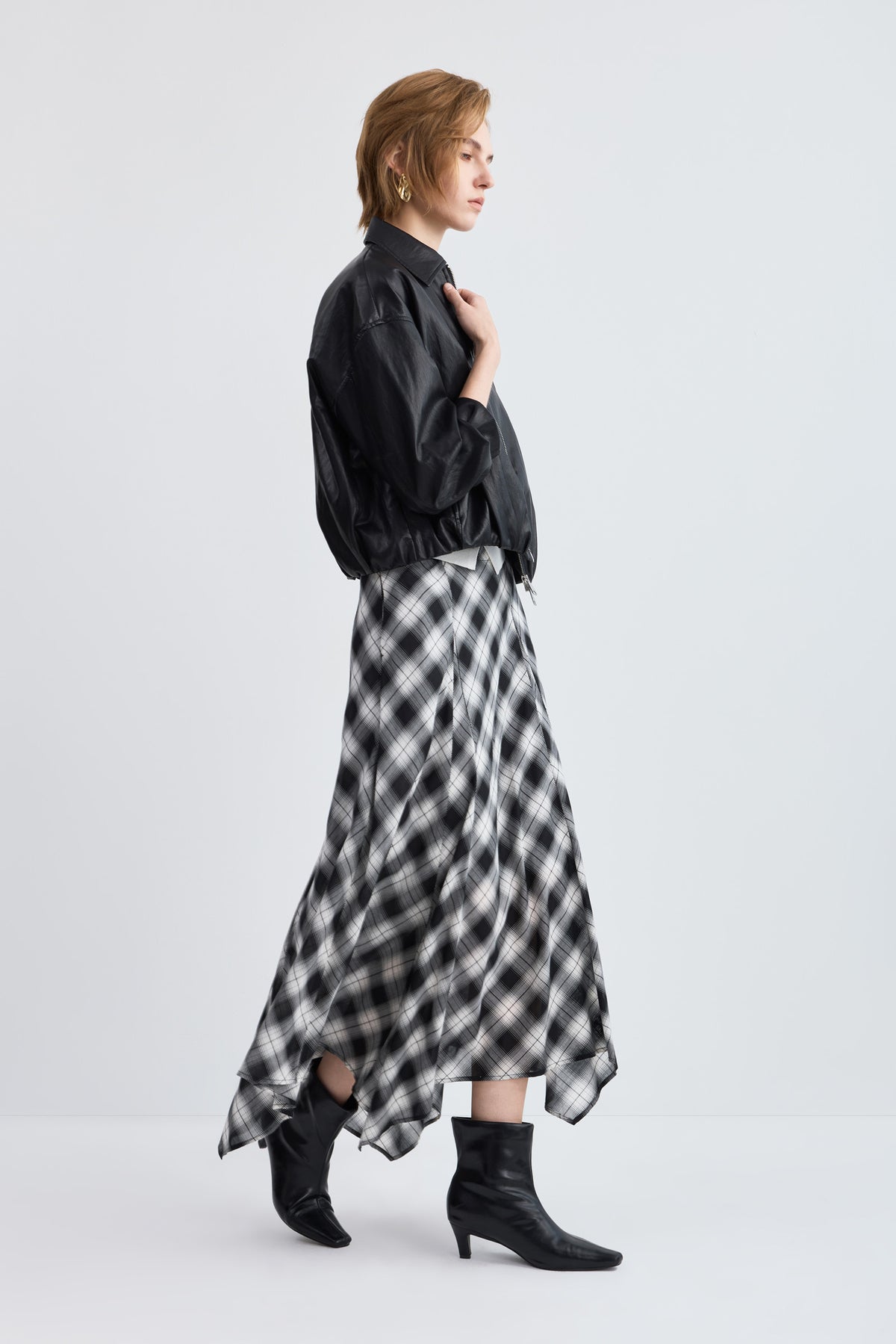 #color_Black