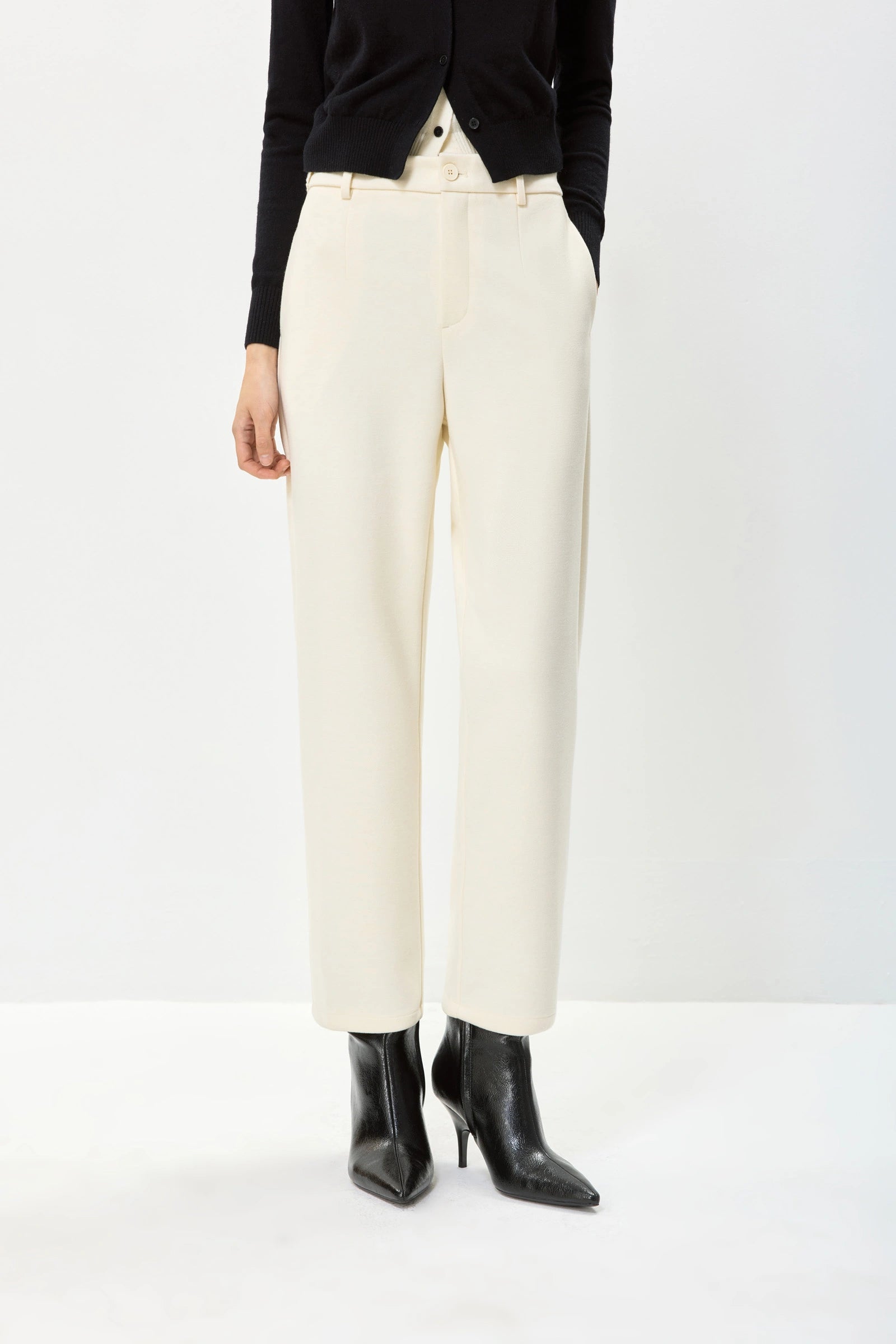 #color_Off White