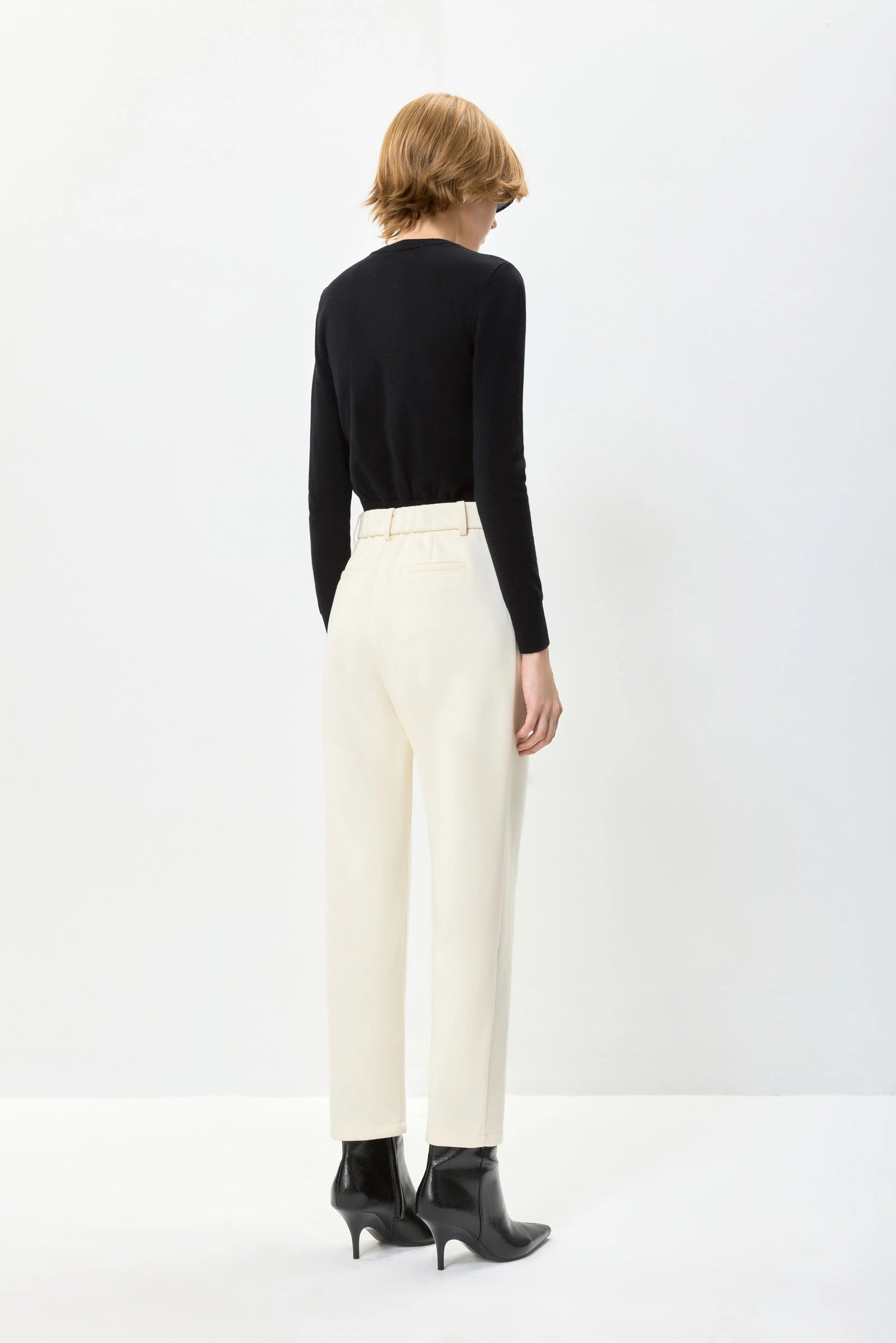 #color_Off White