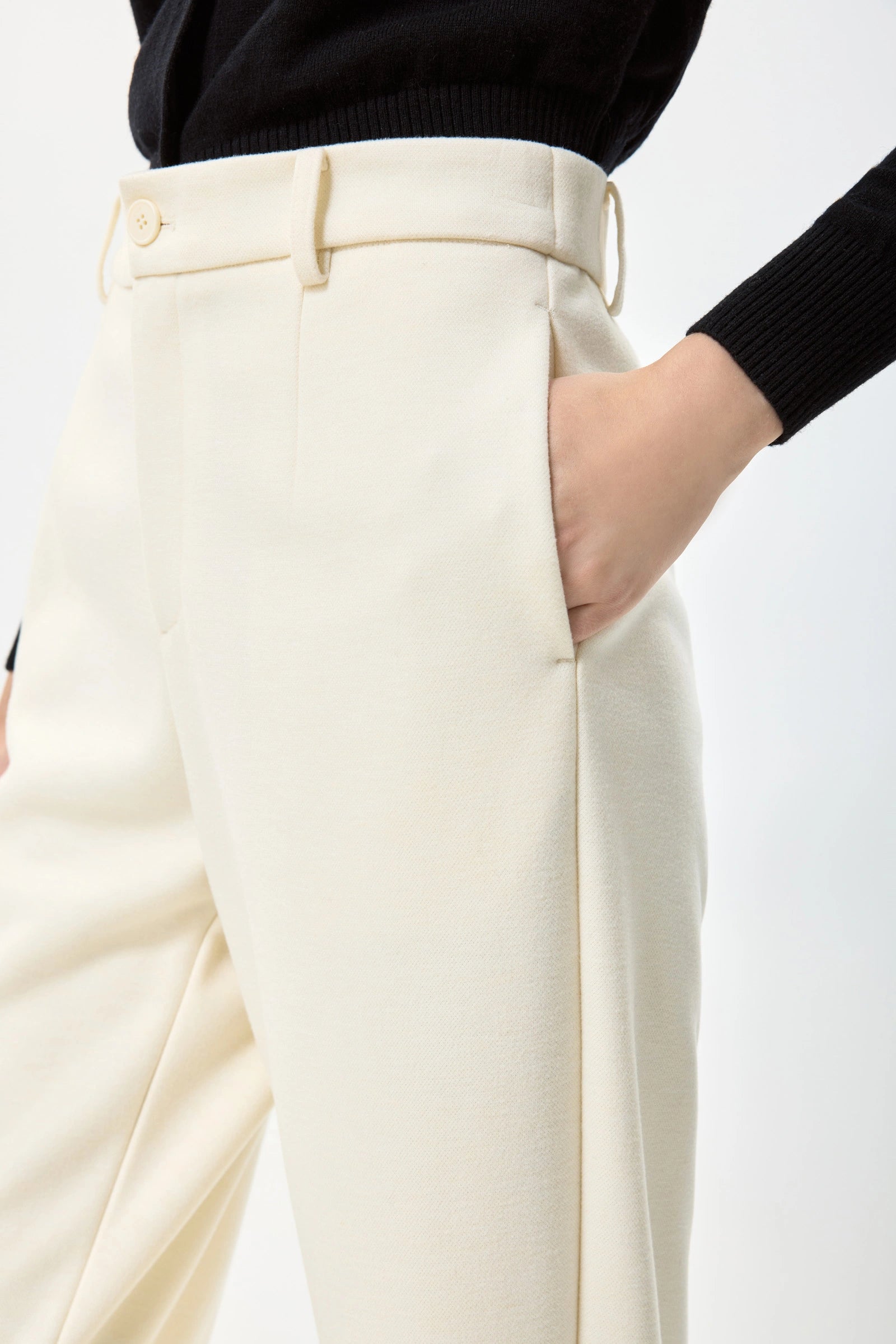 #color_Off White