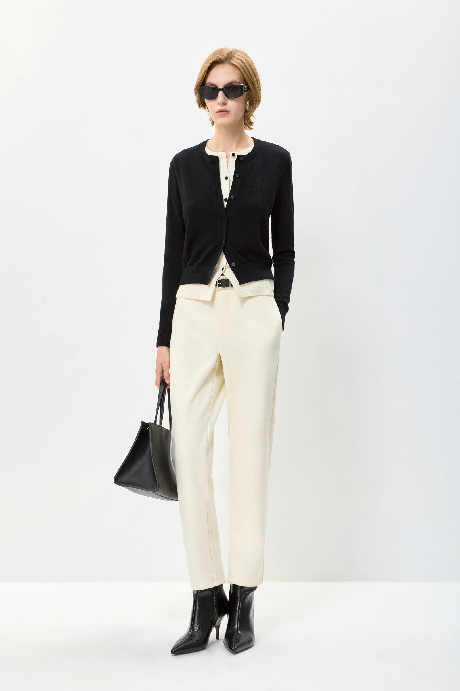 #color_Off White