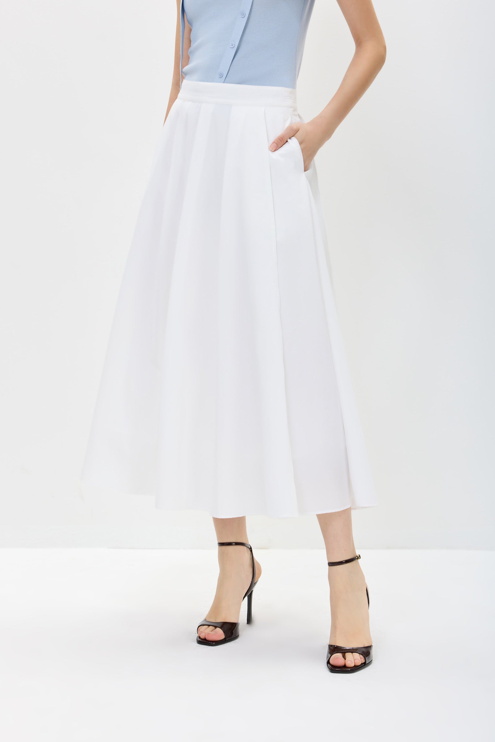 #color_Off White