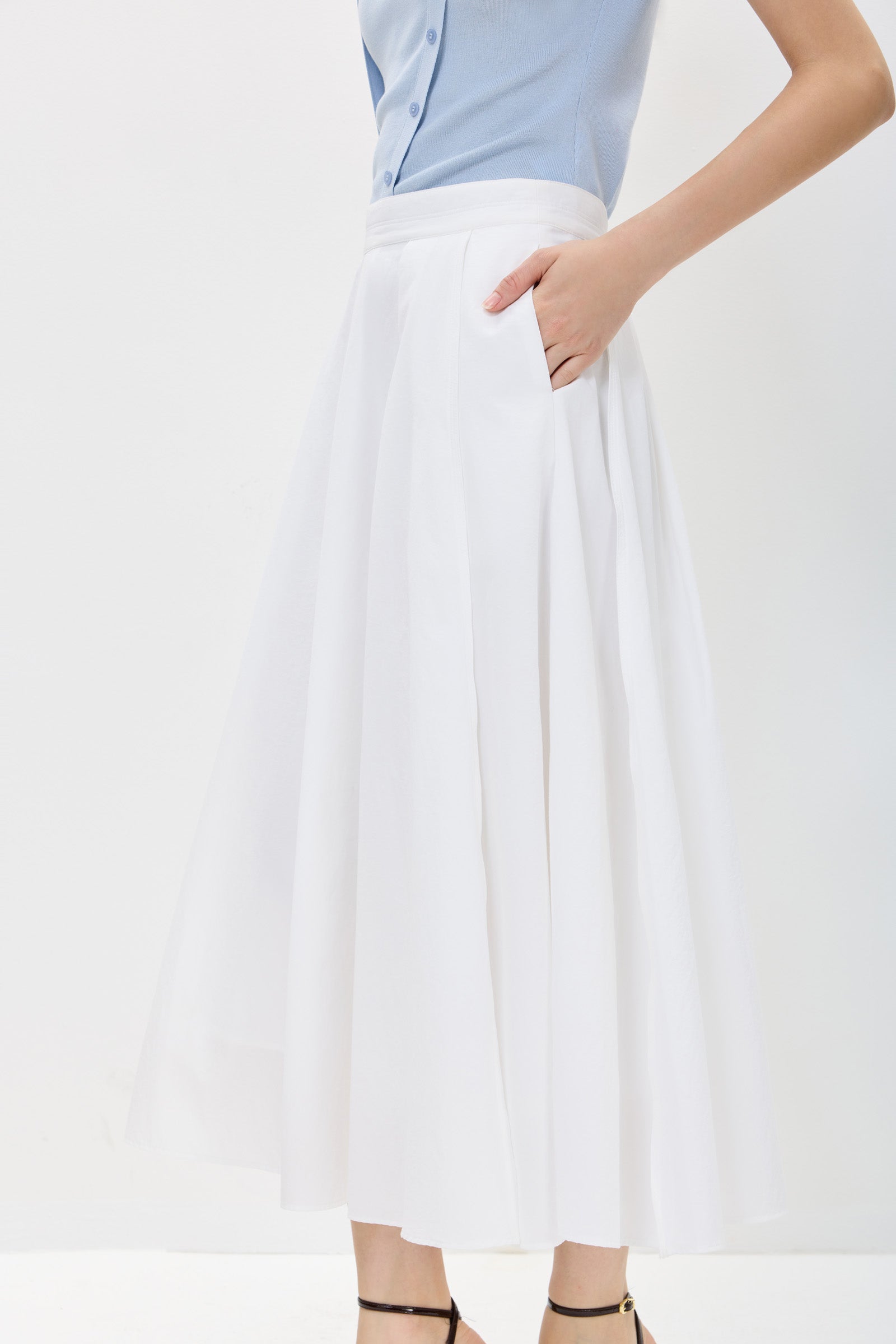 #color_Off White