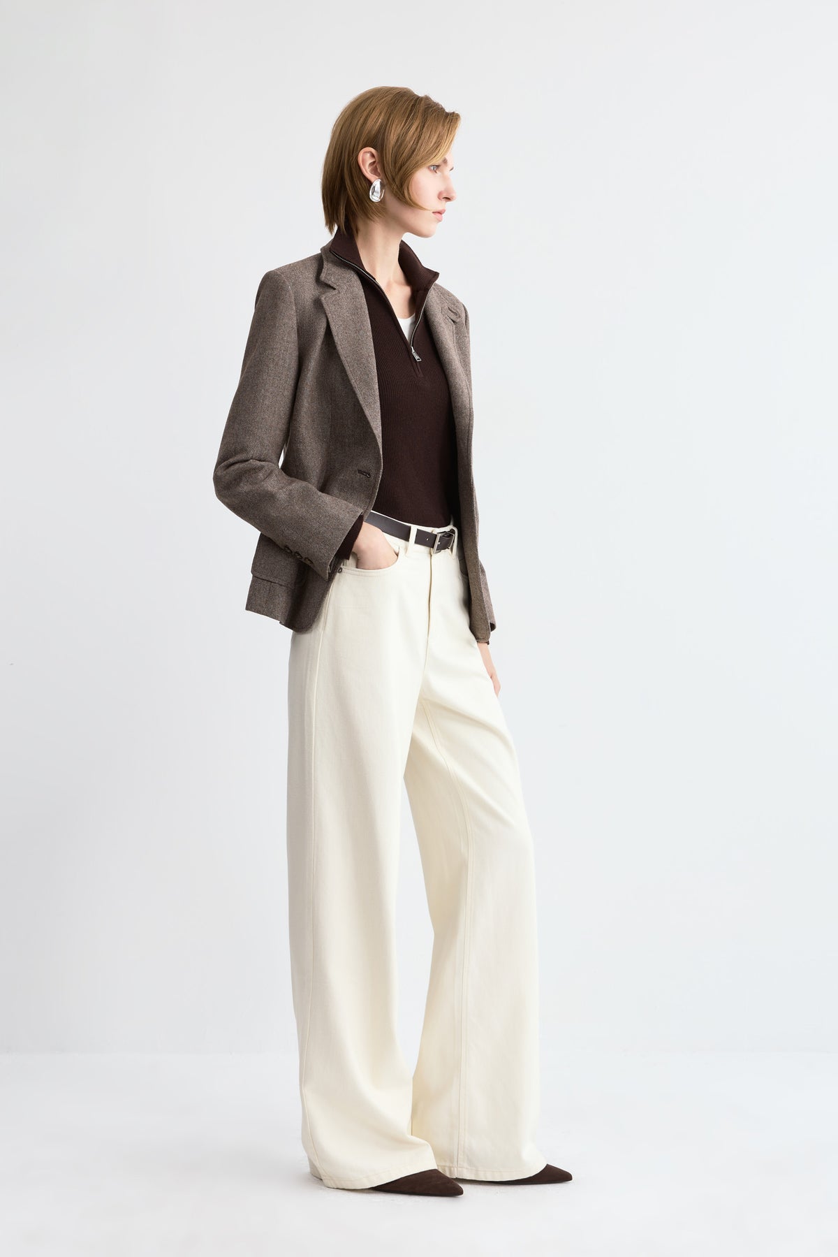 #color_Off White