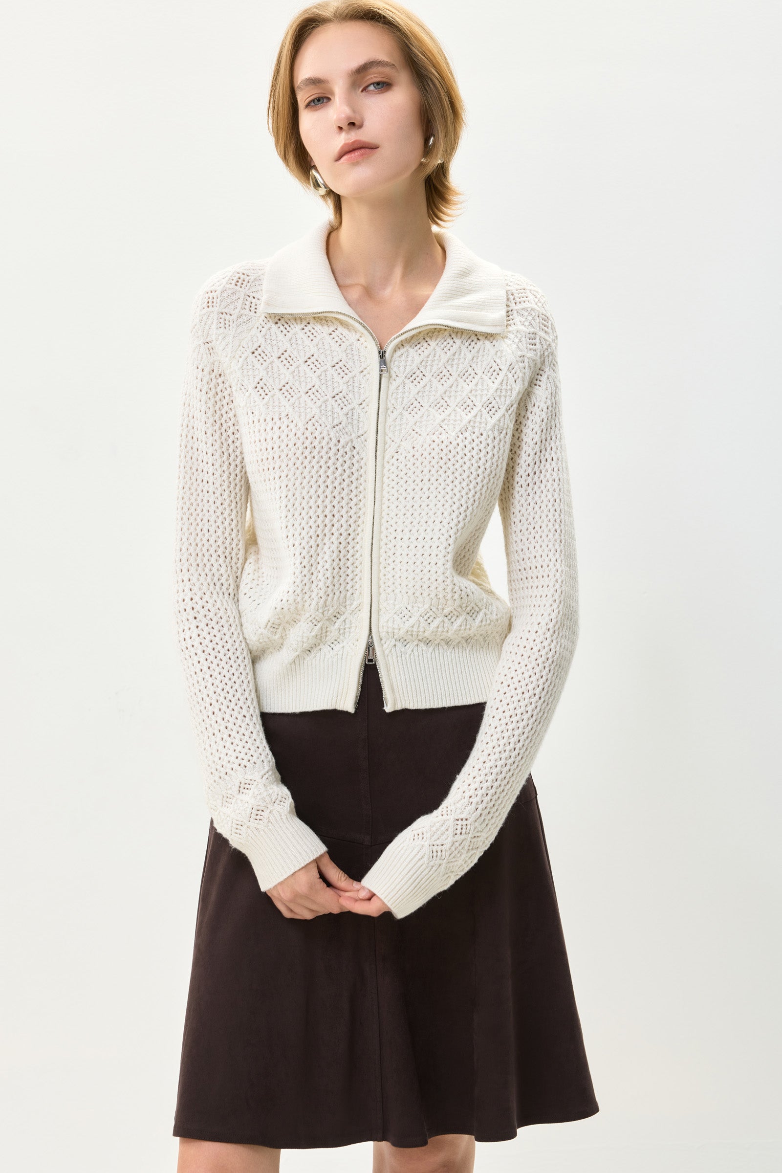 #color_Off White