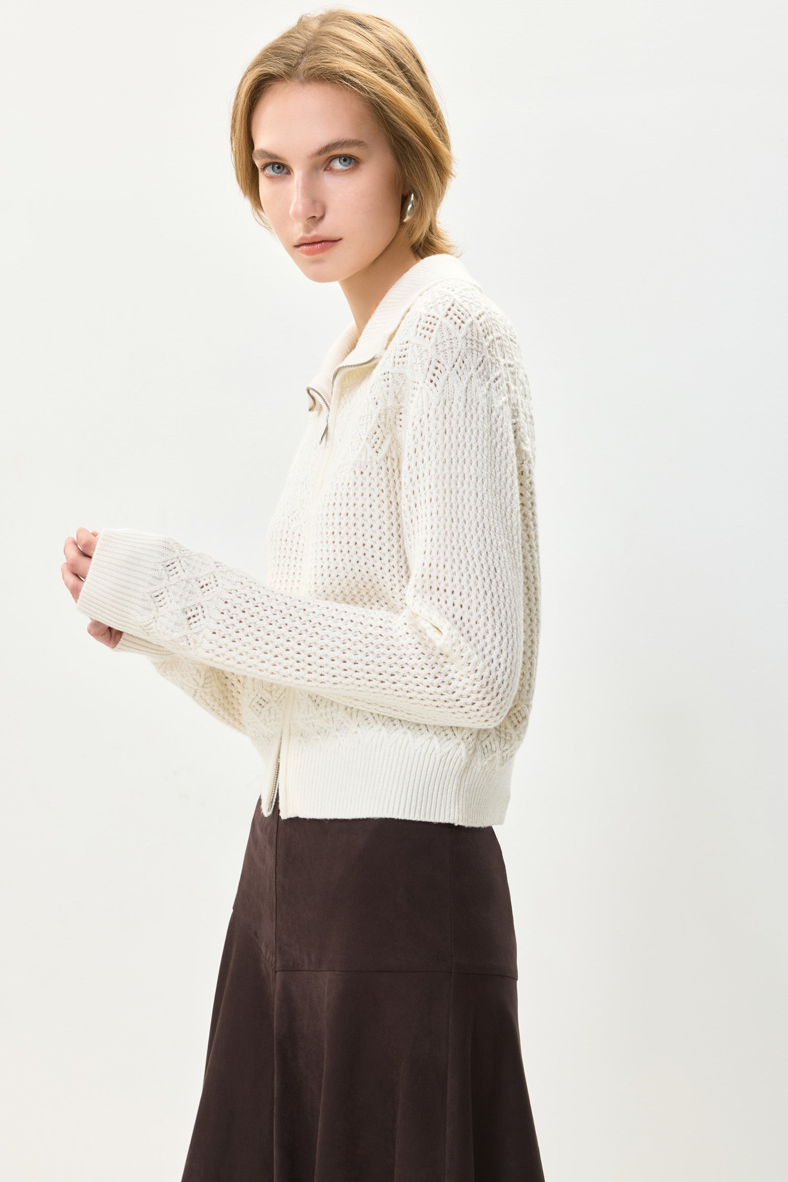 #color_Off White