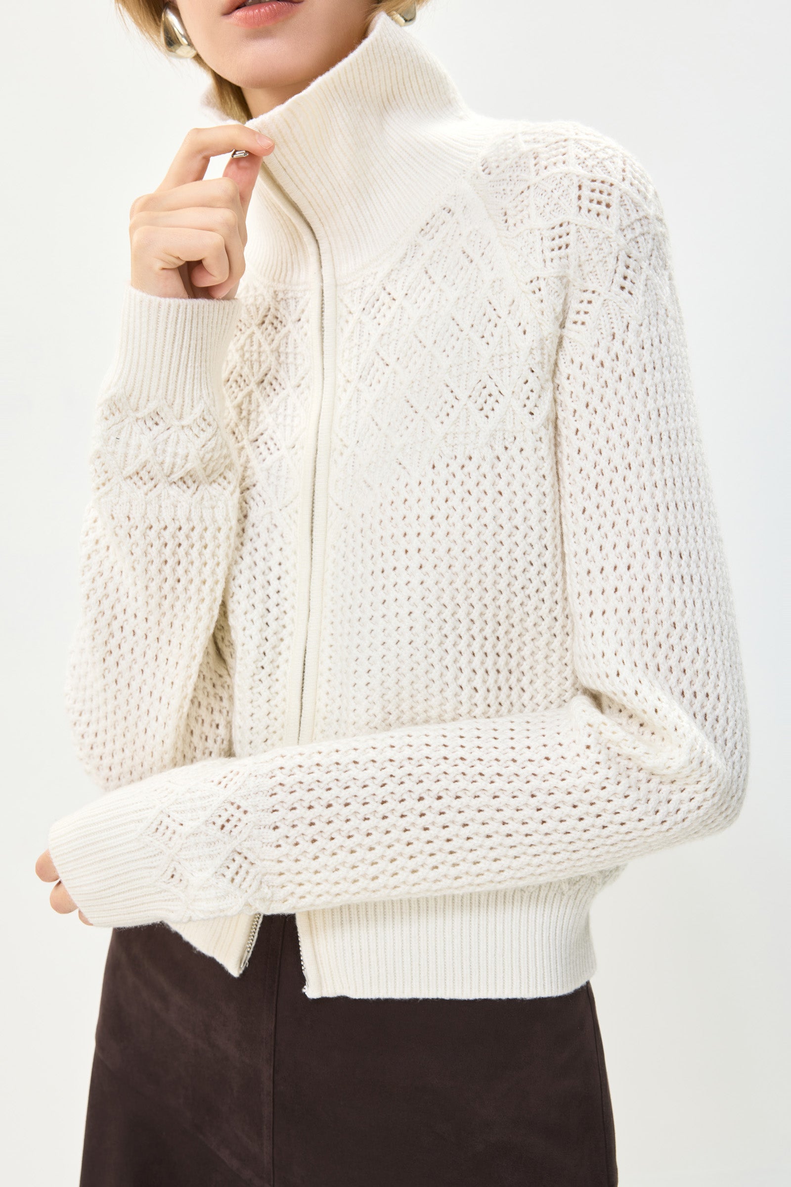 #color_Off White