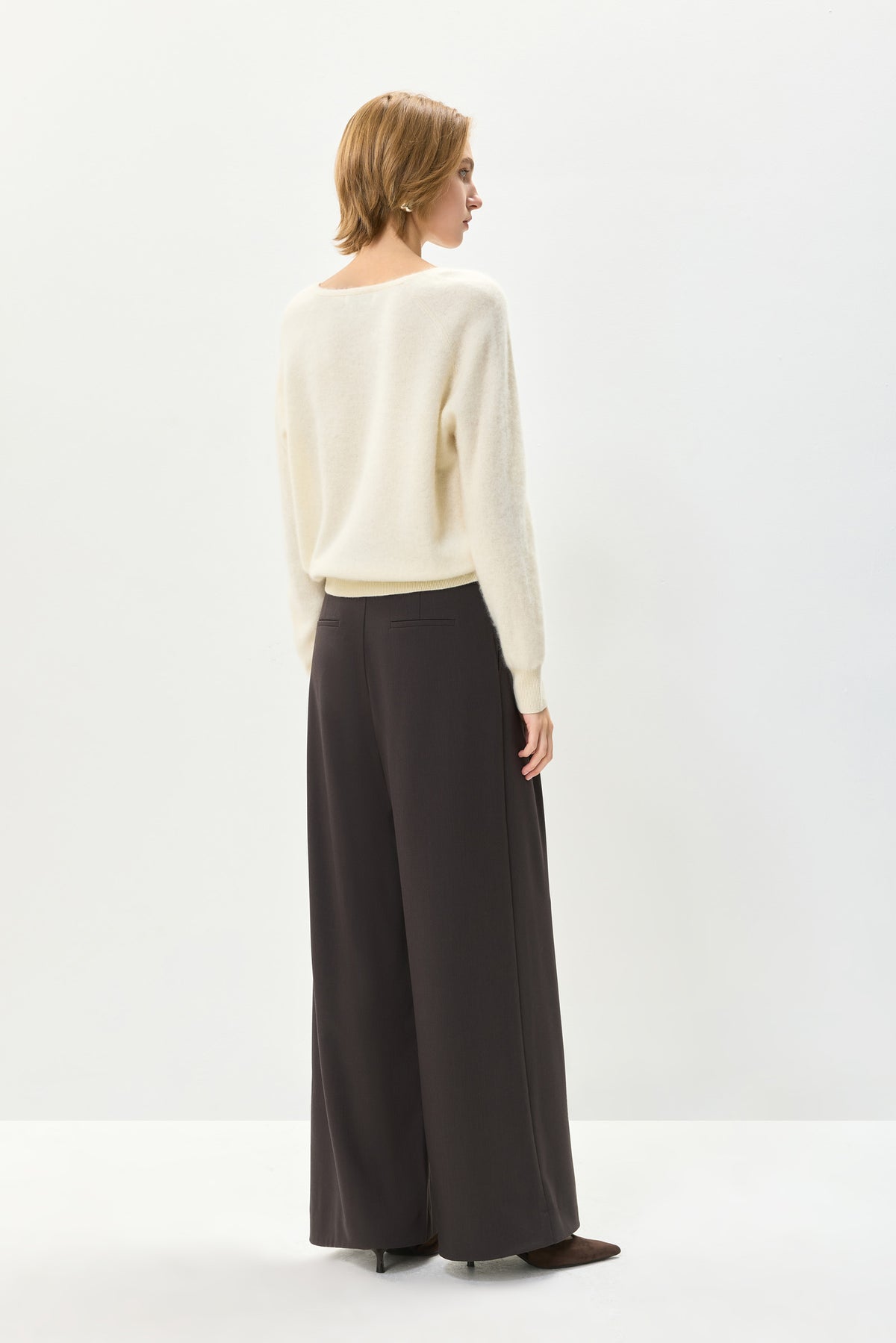 #color_Off White
