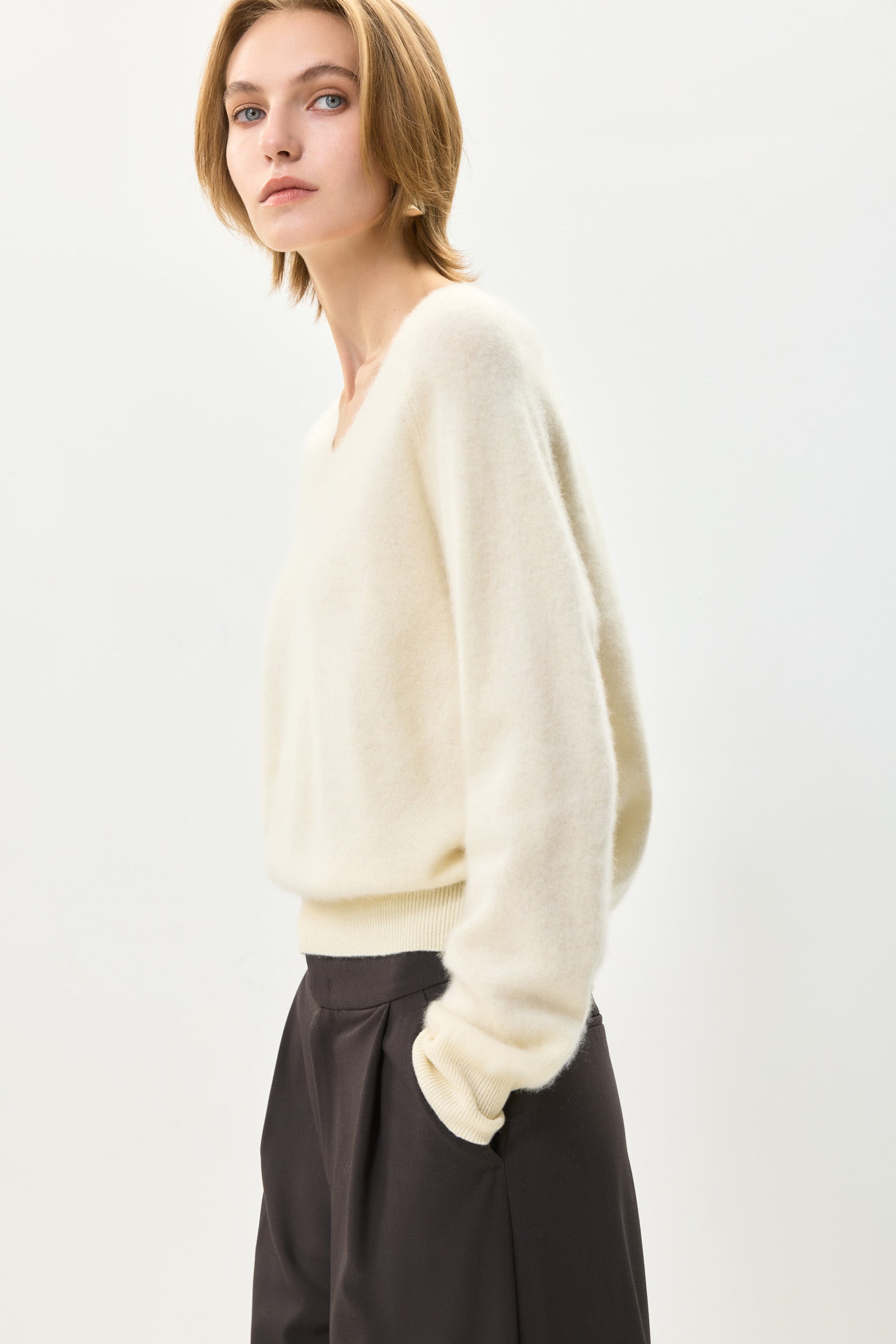 #color_Off White