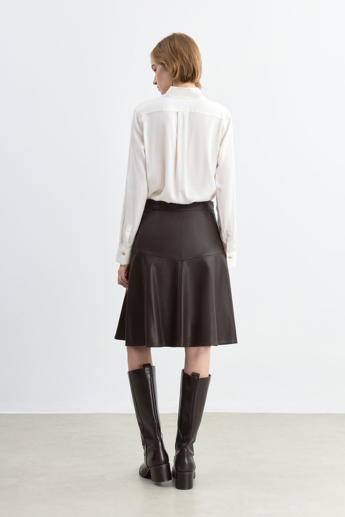 #color_Off White