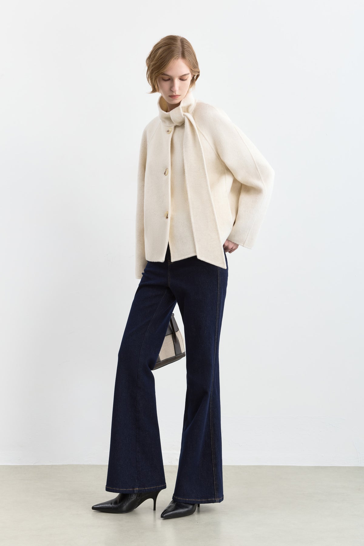 #color_Off White