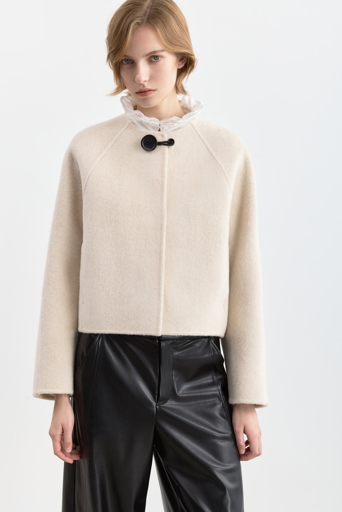 #color_Off White