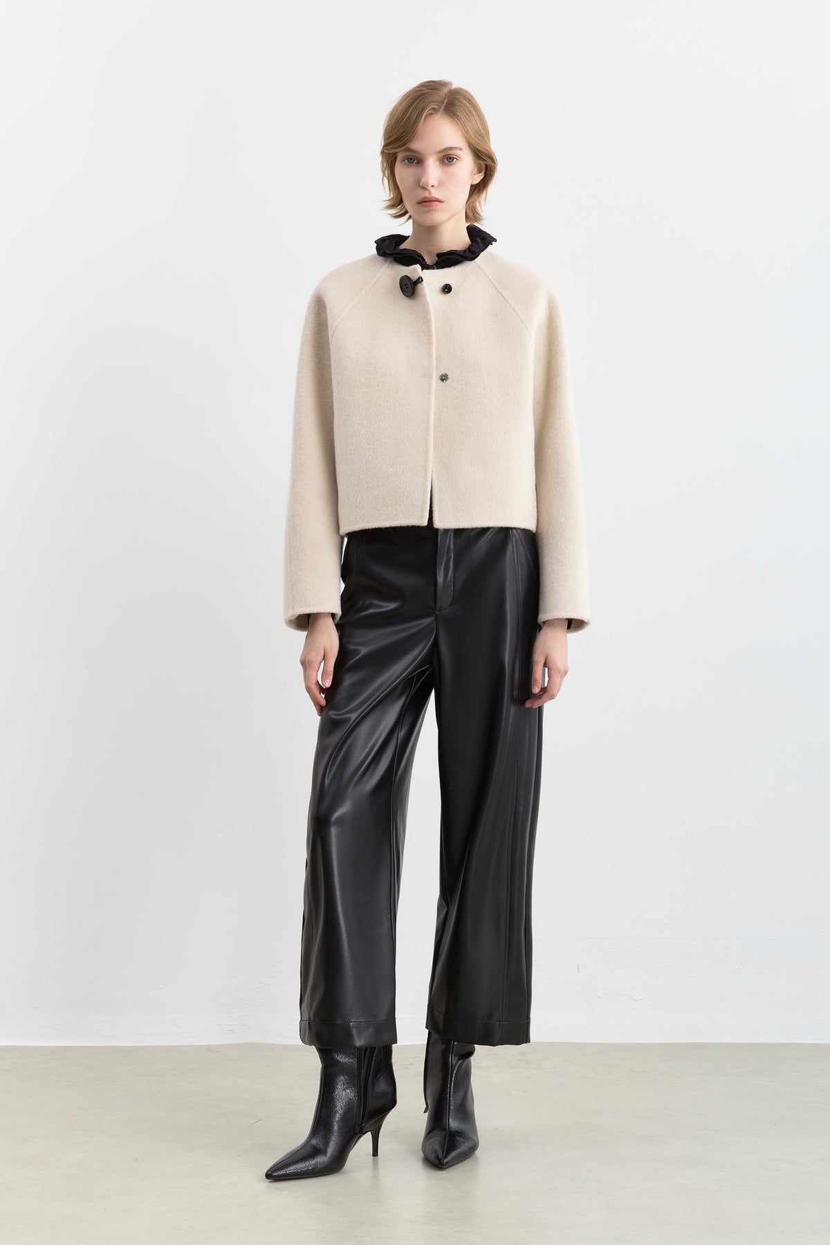 #color_Off White