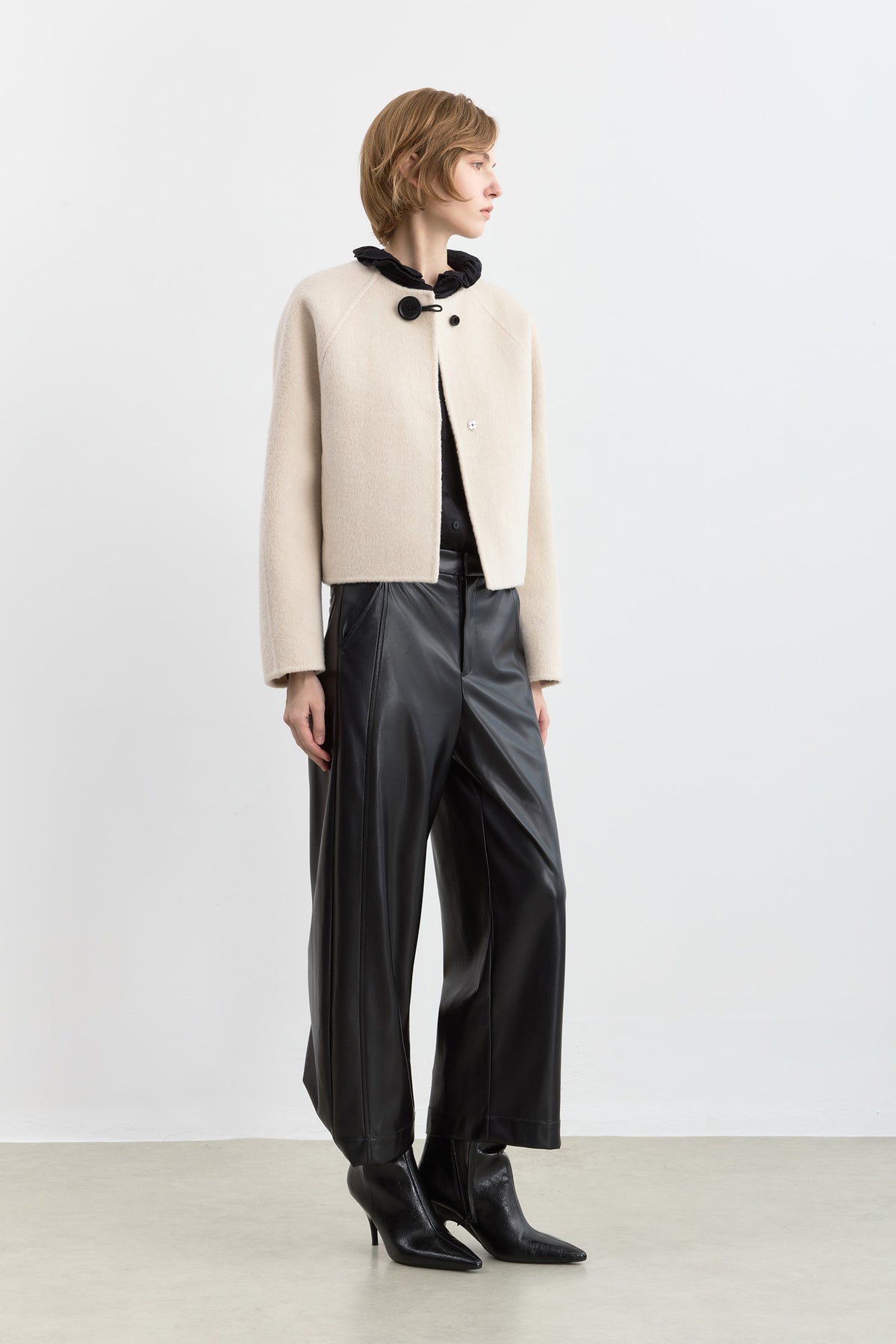 #color_Off White