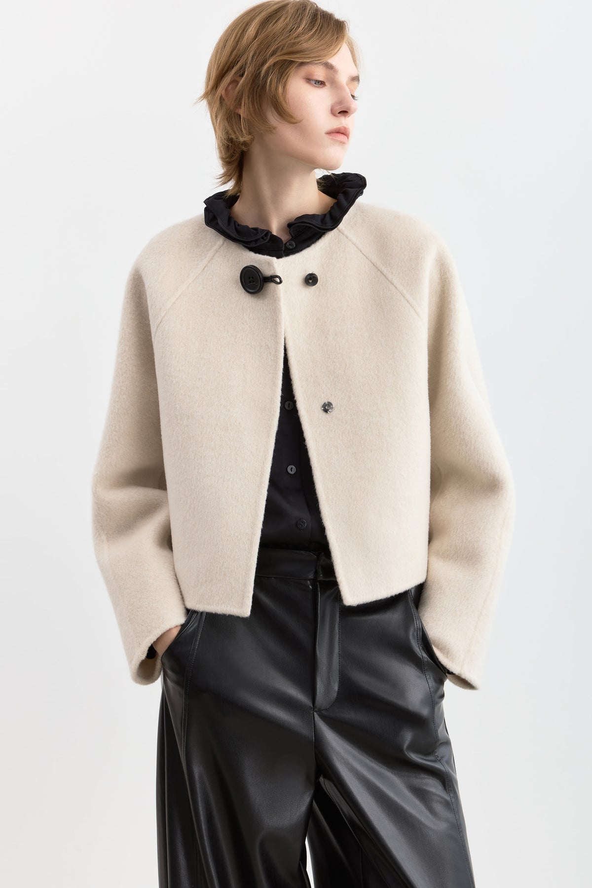 #color_Off White
