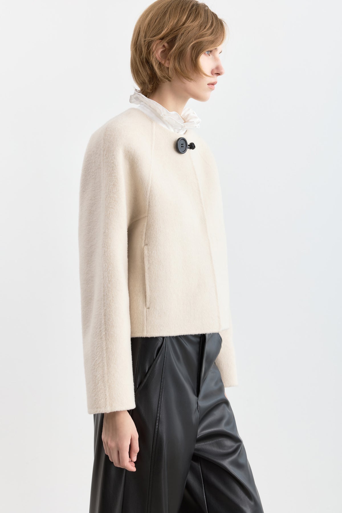 #color_Off White