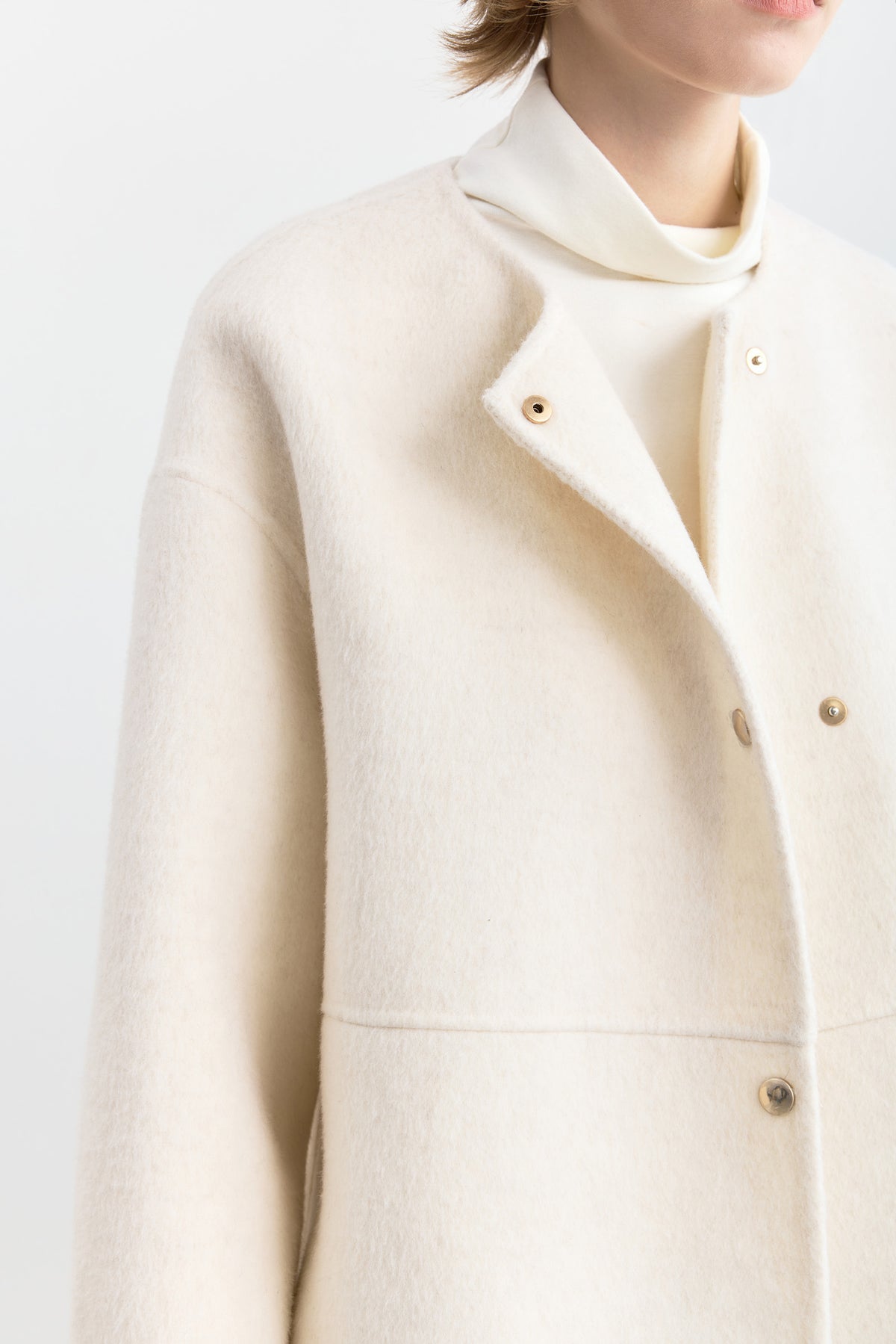 #color_Off White
