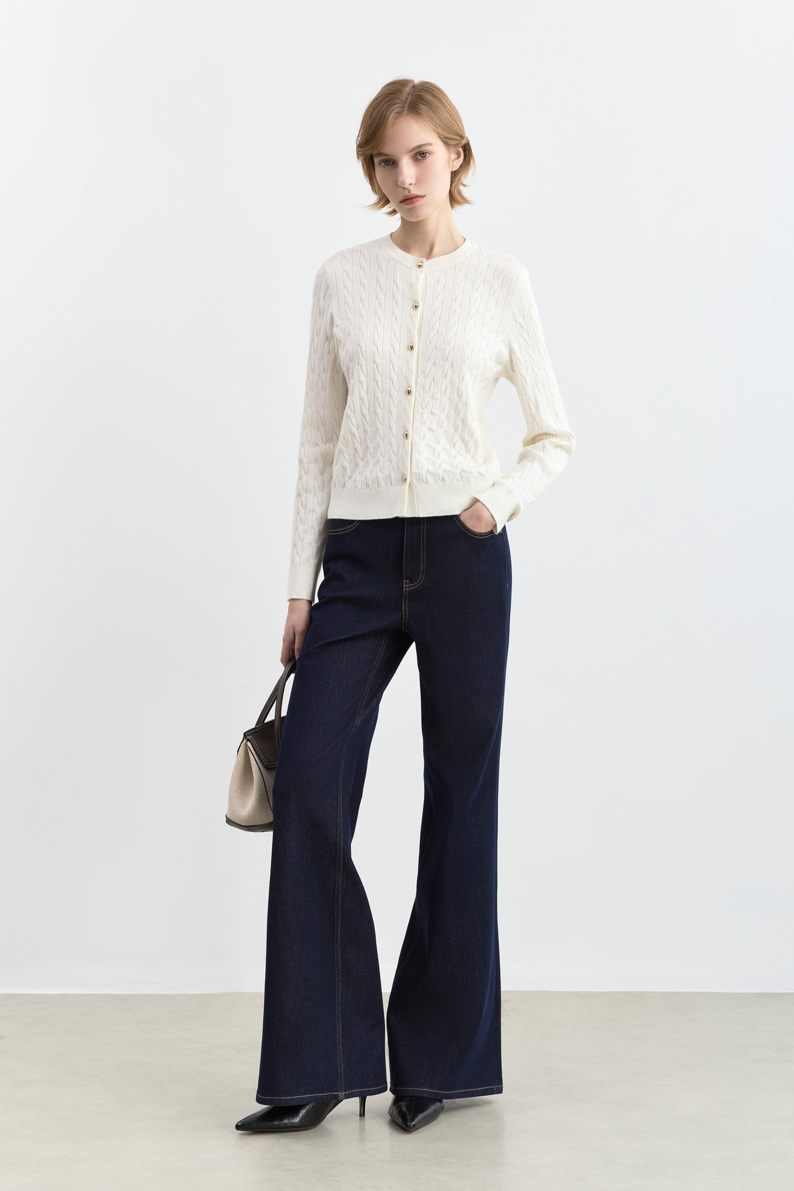 #color_Off White