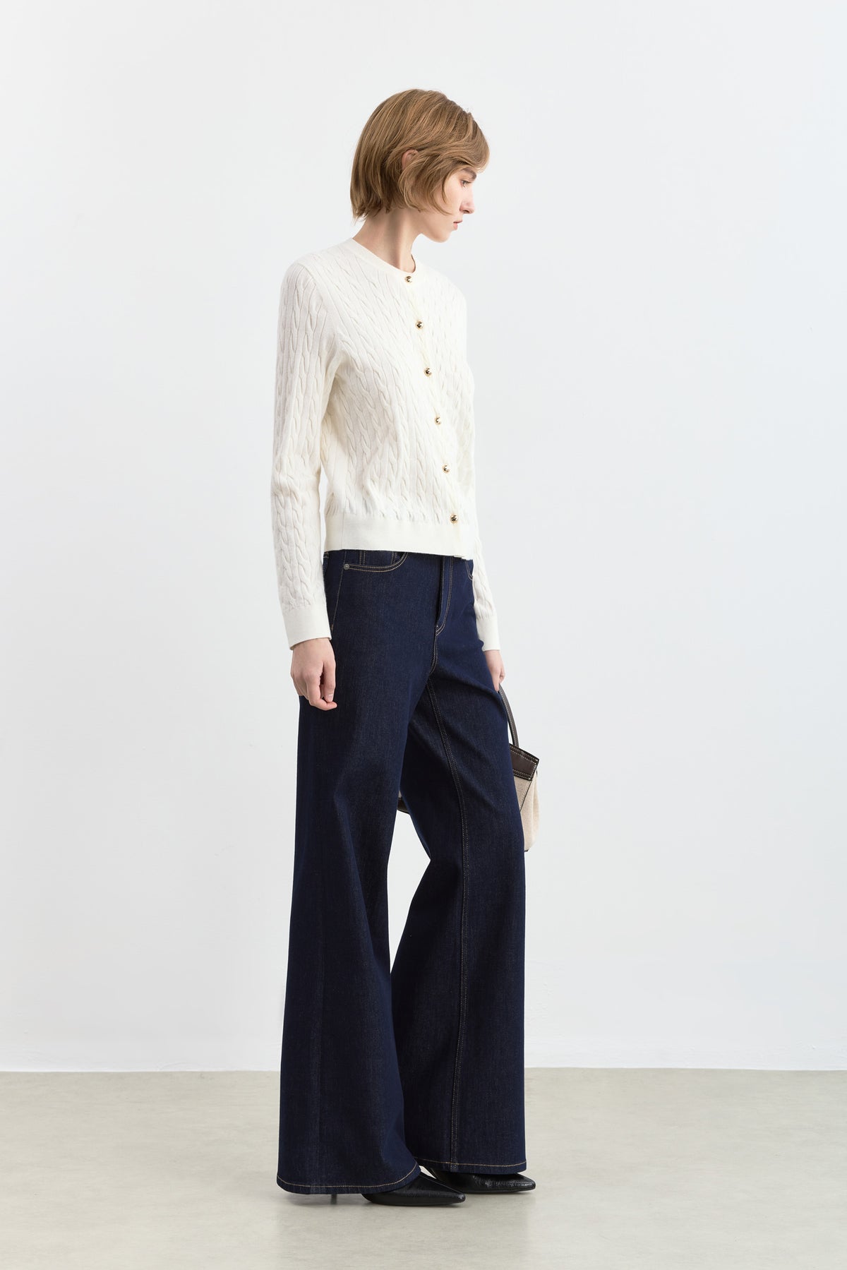 #color_Off White