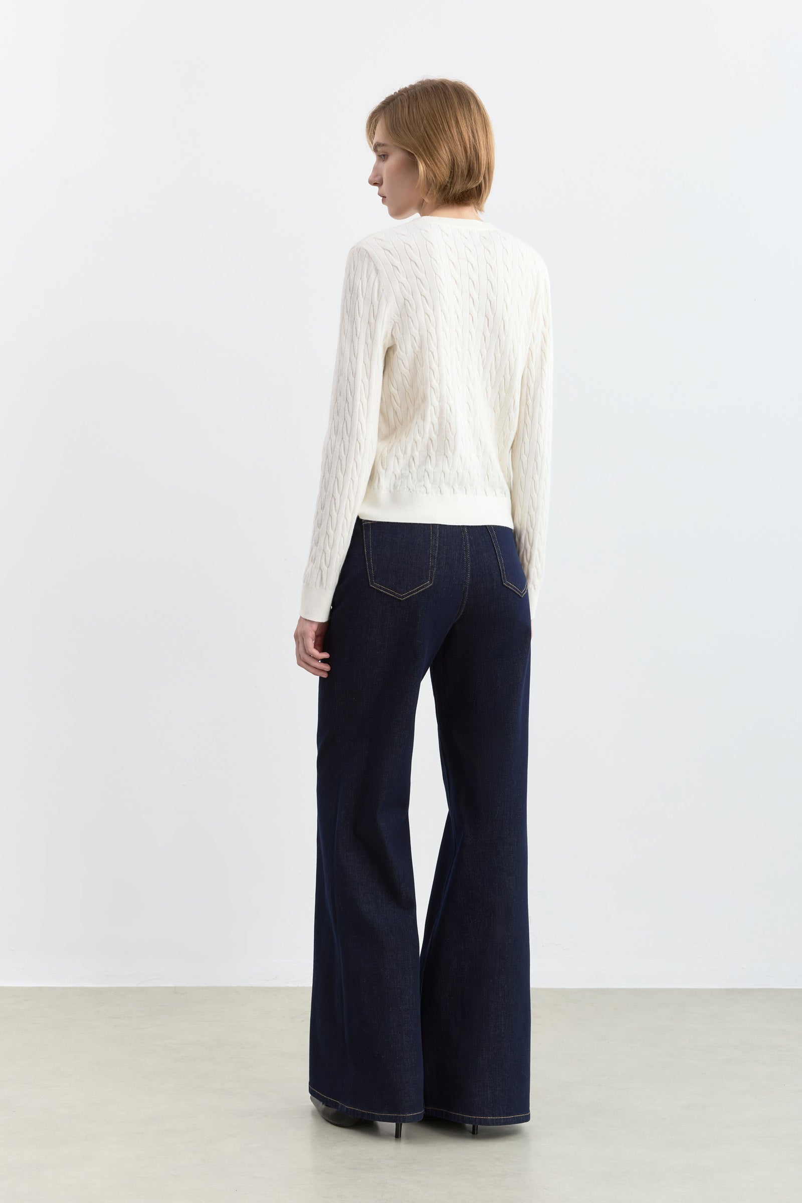 #color_Off White