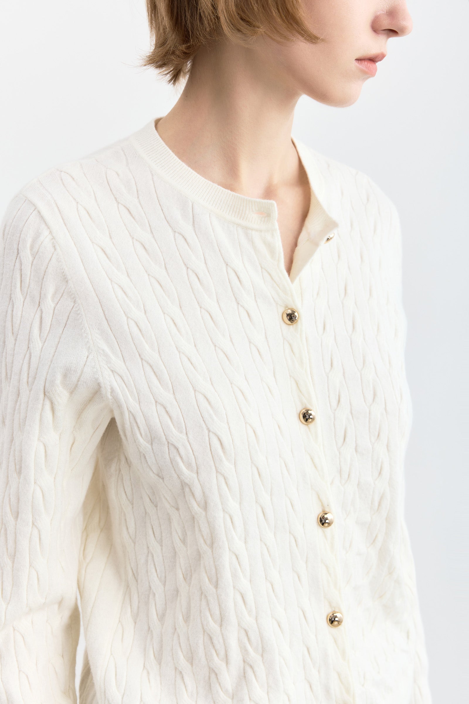 #color_Off White