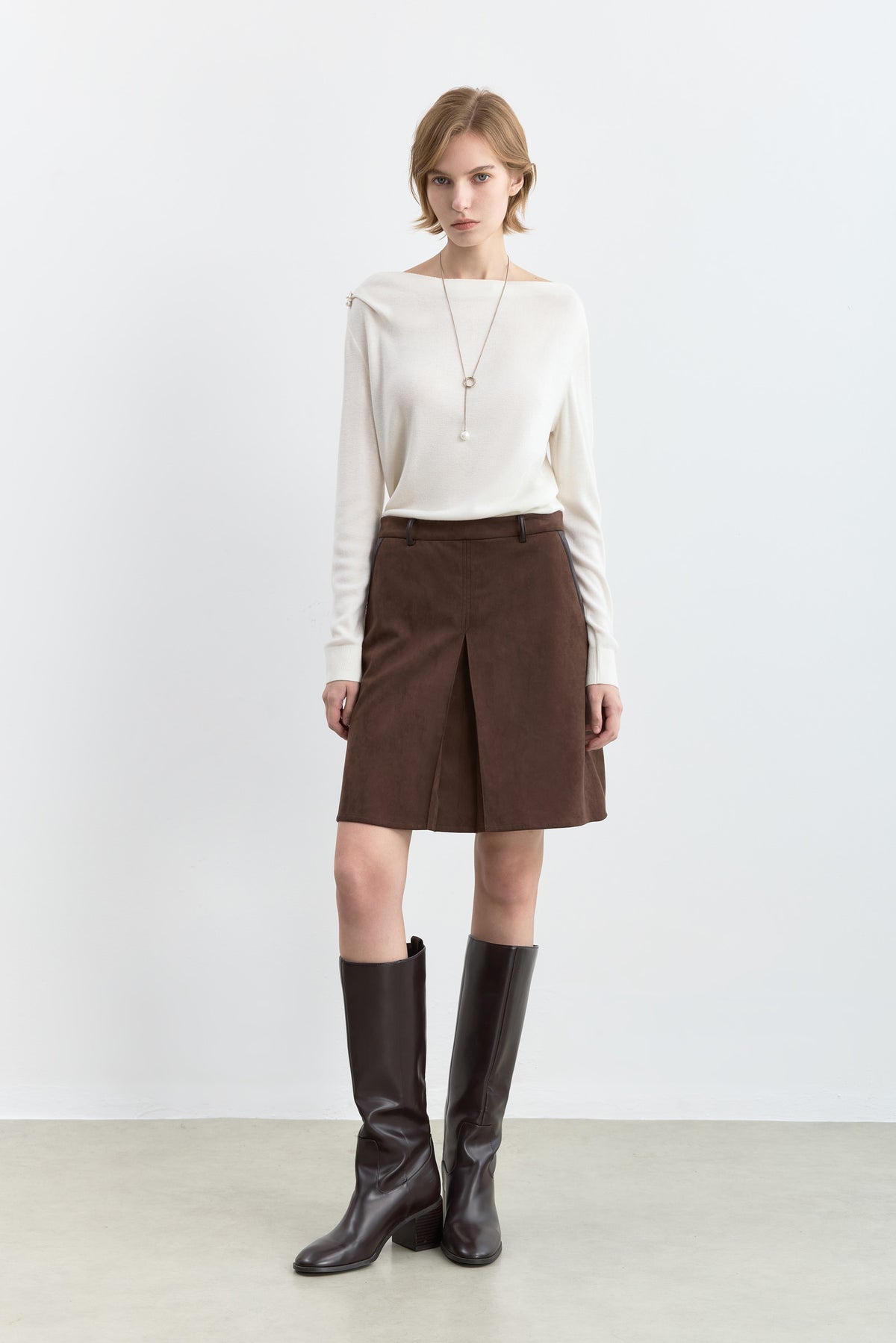 #color_Off White