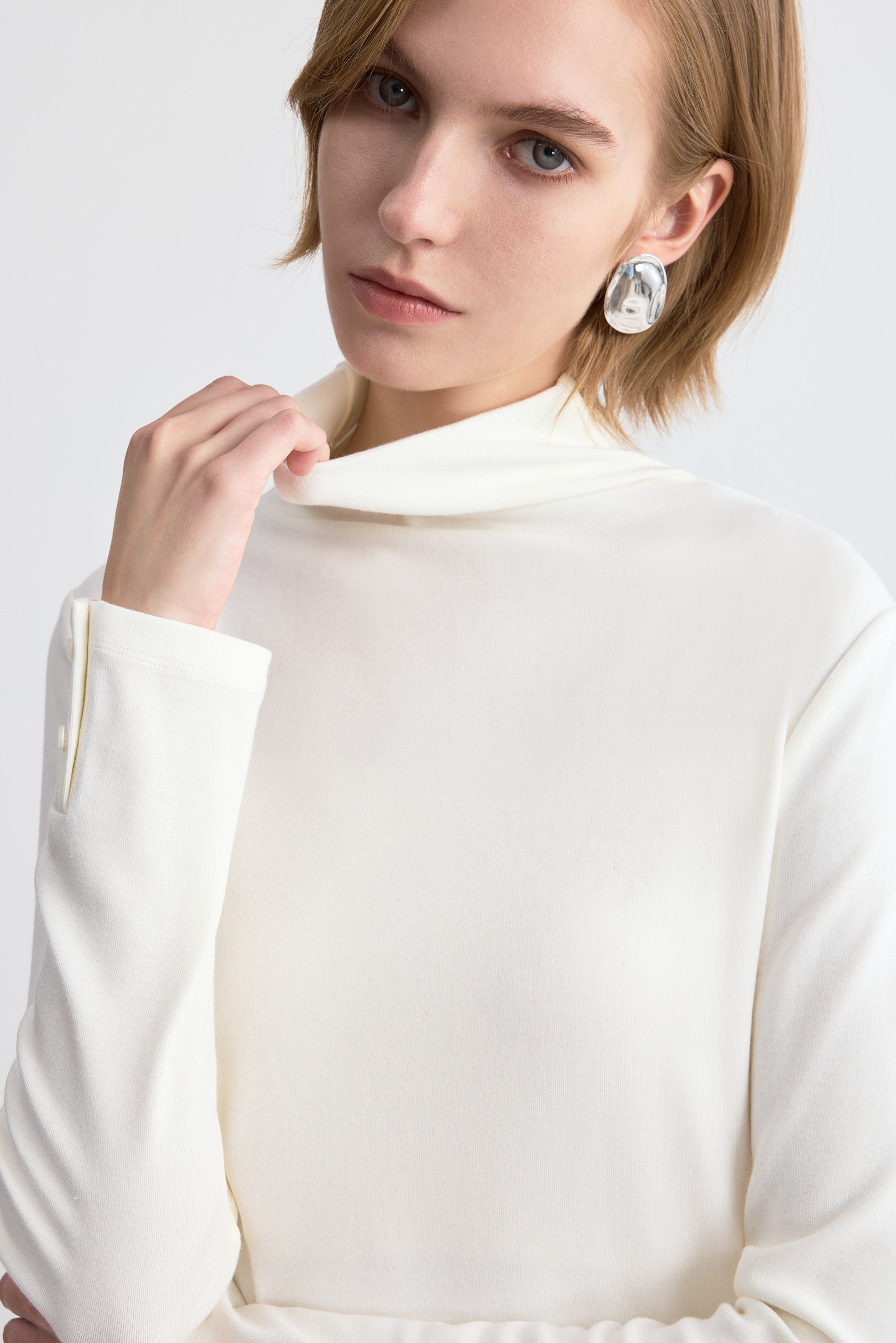 #color_Off White