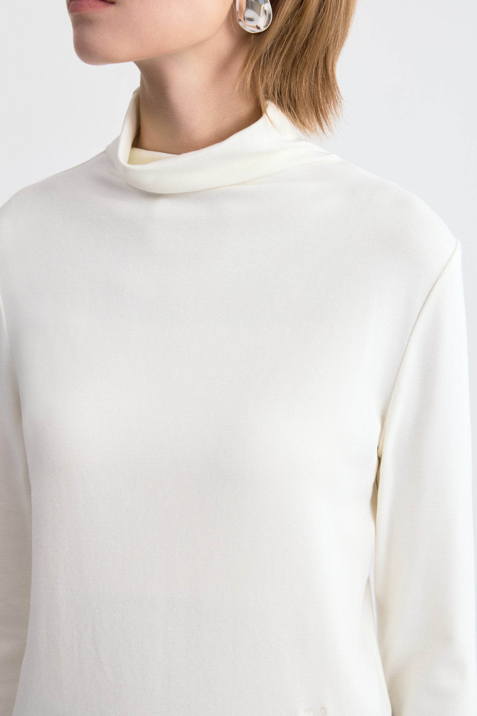 #color_Off White