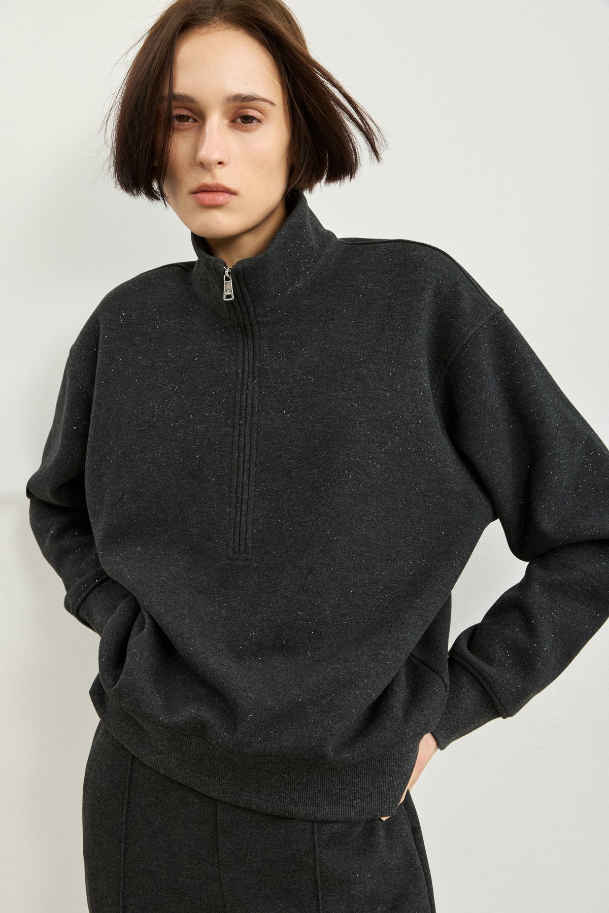 #color_Dark Charcoal Gray
