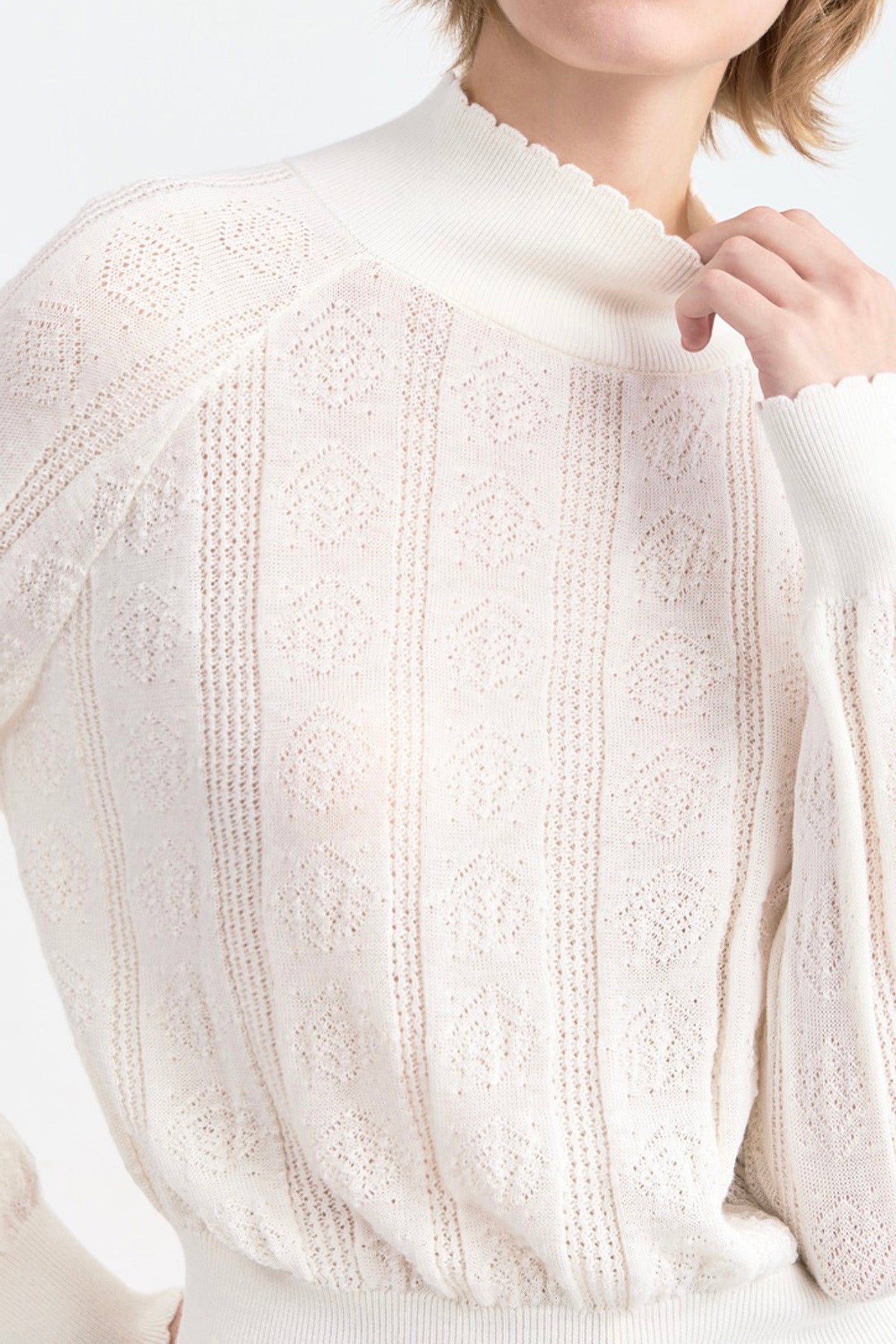 #color_Off White