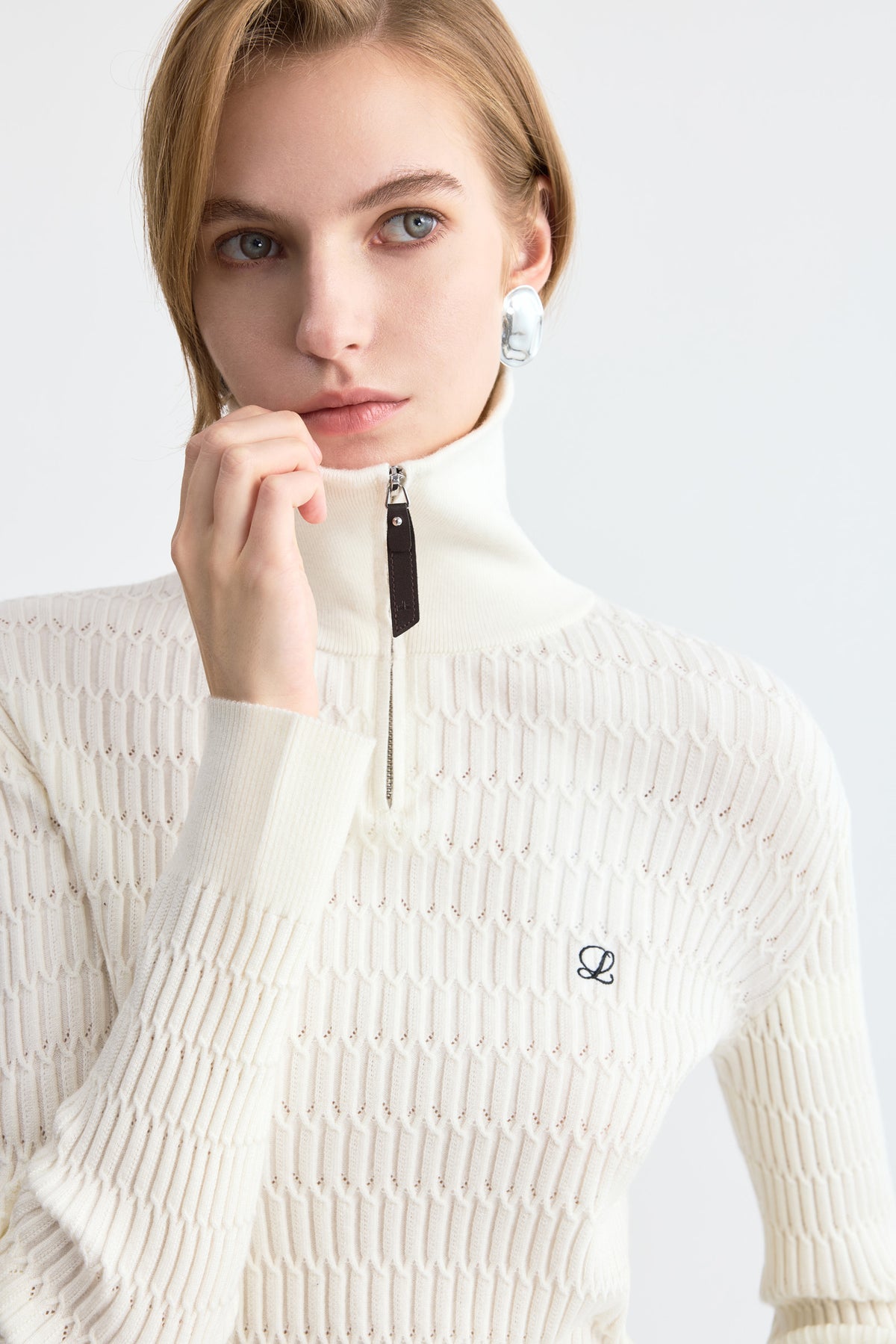 #color_Off White