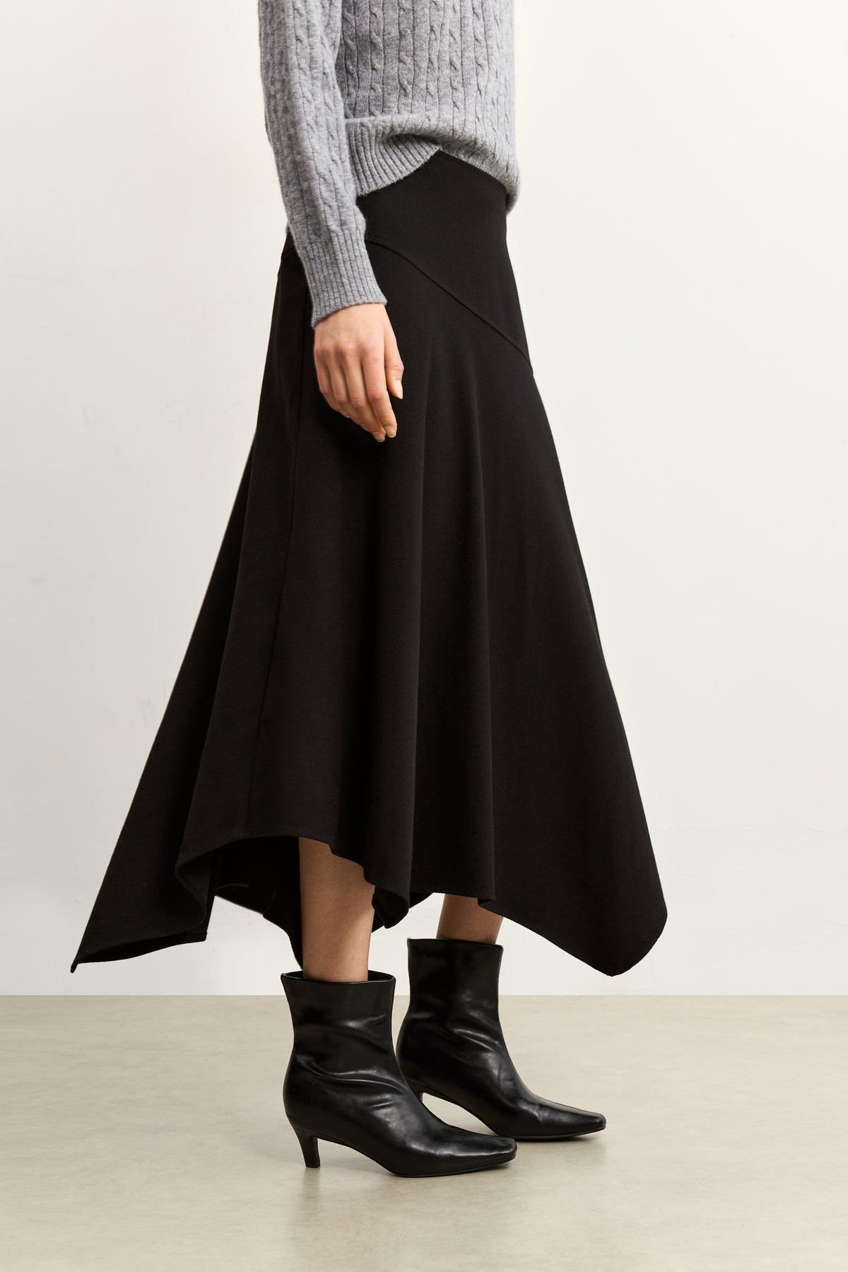 #color_Black