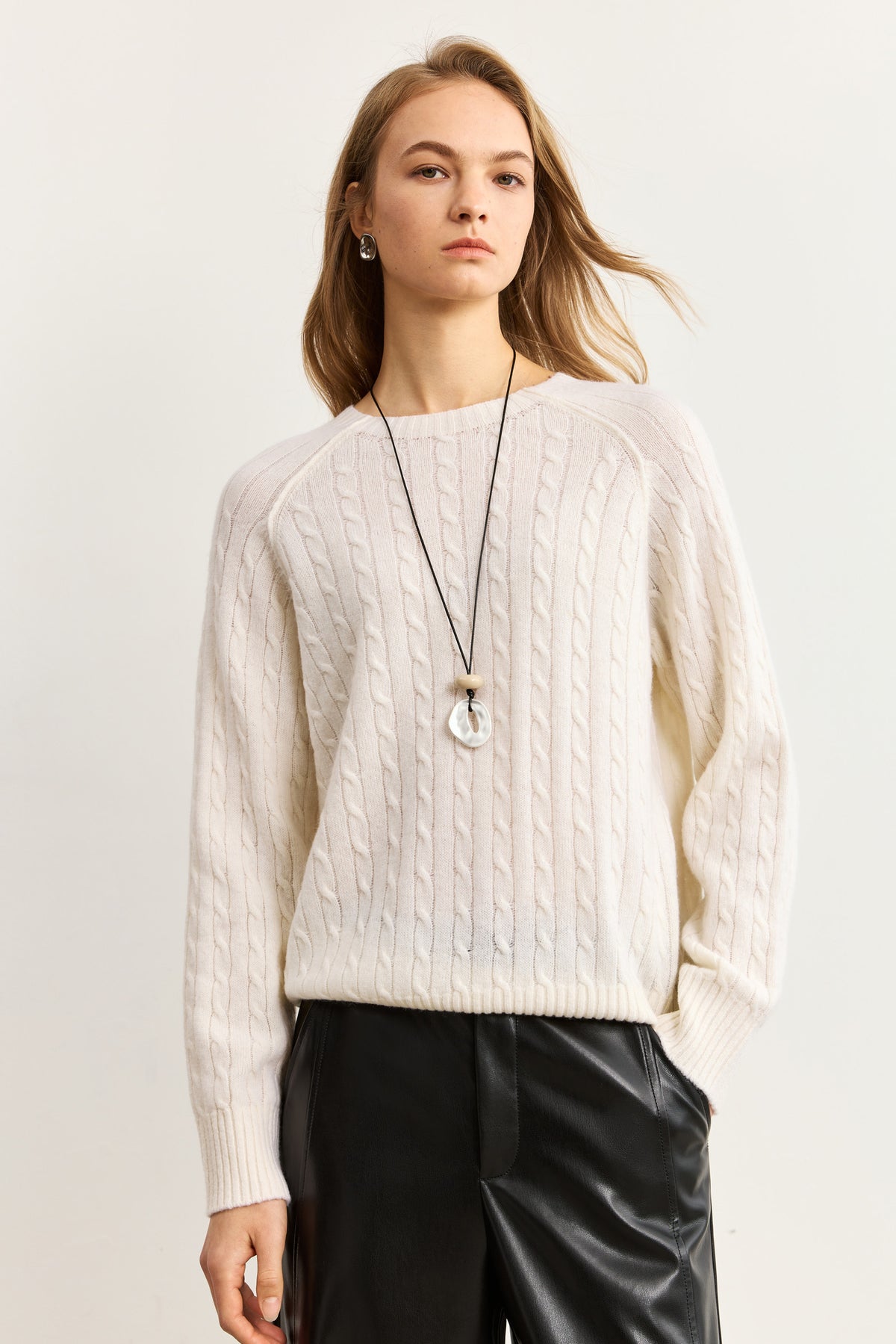 #color_Off White