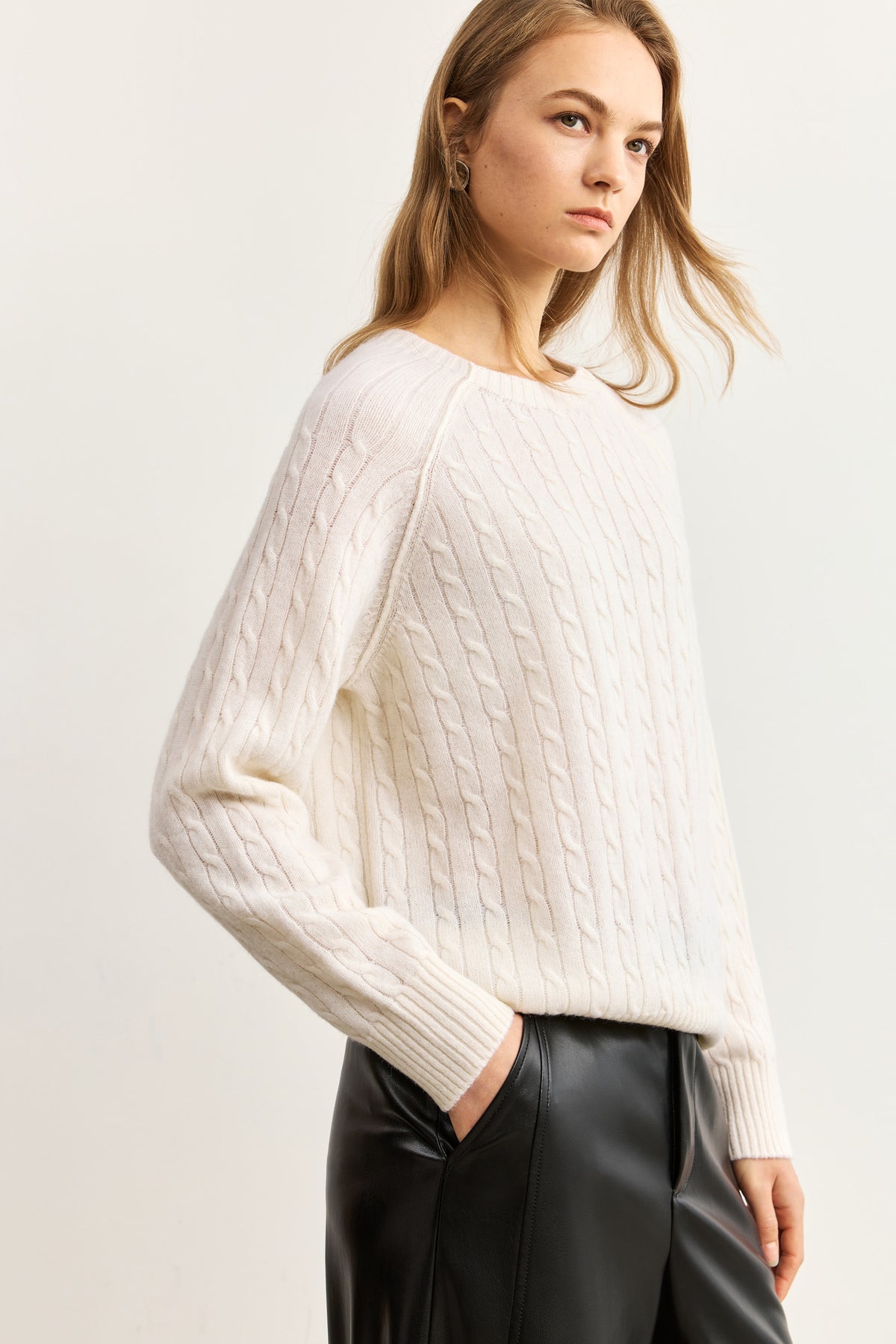 #color_Off White