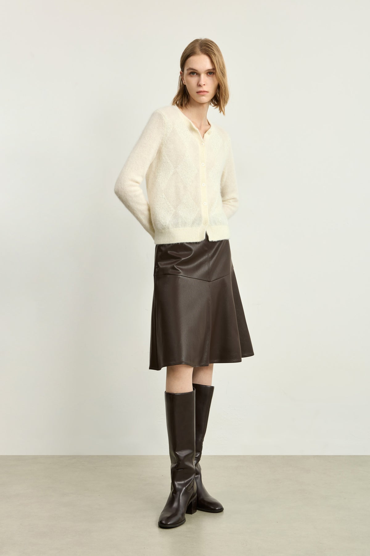 #color_Off White