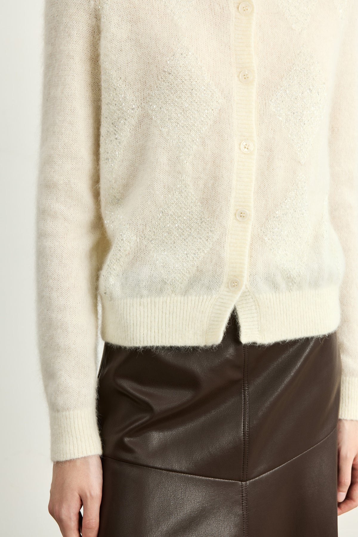 #color_Off White