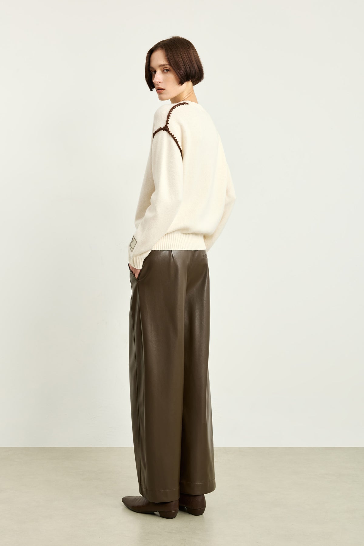 #color_Off White