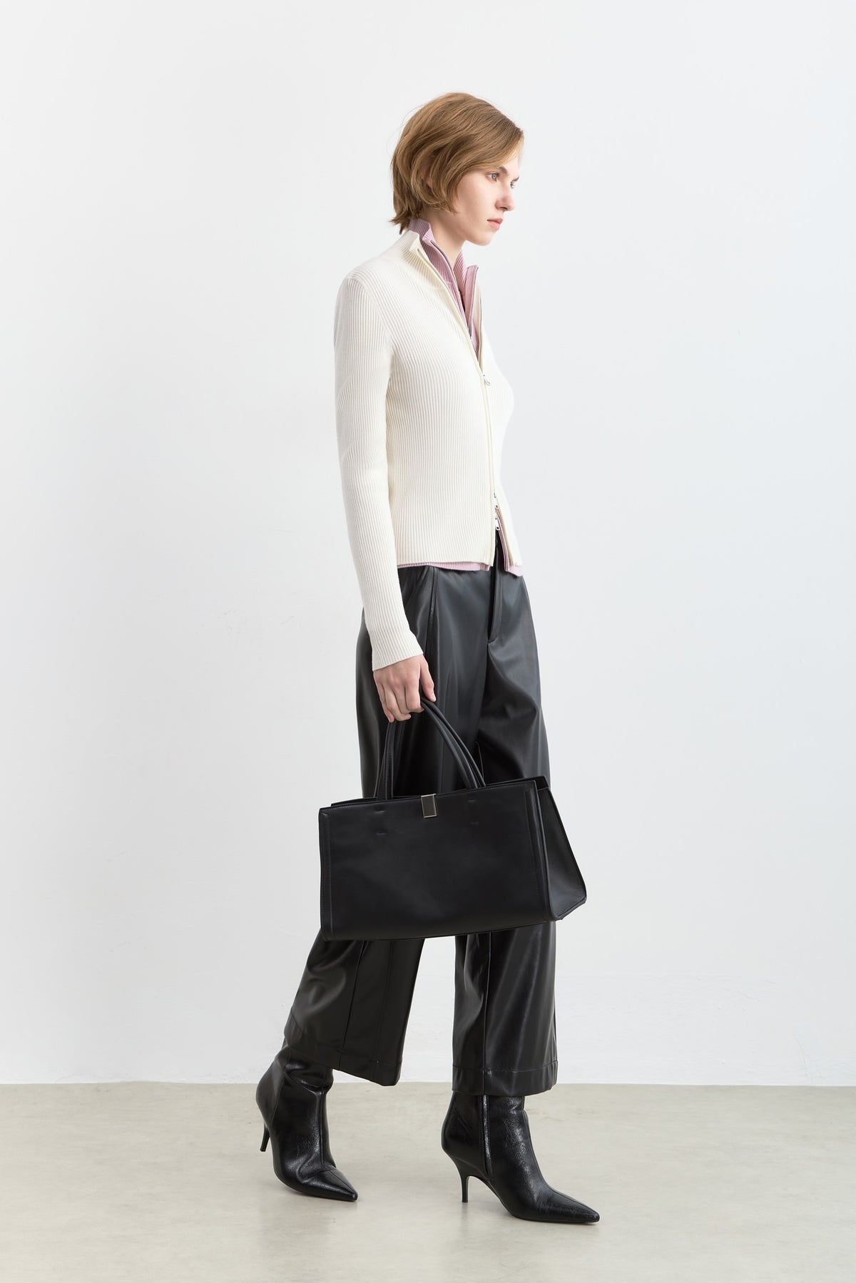 #color_Off White